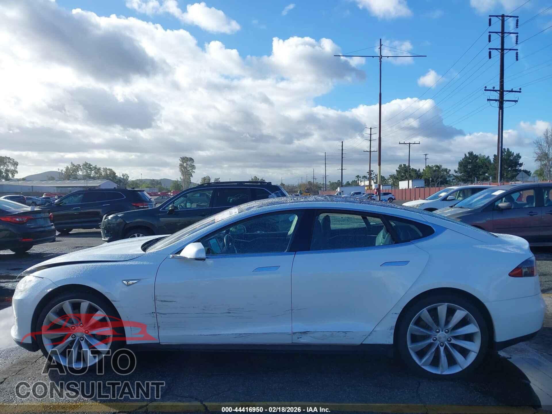 TESLA MODEL S 2014 - 5YJSA1H17EFP42509