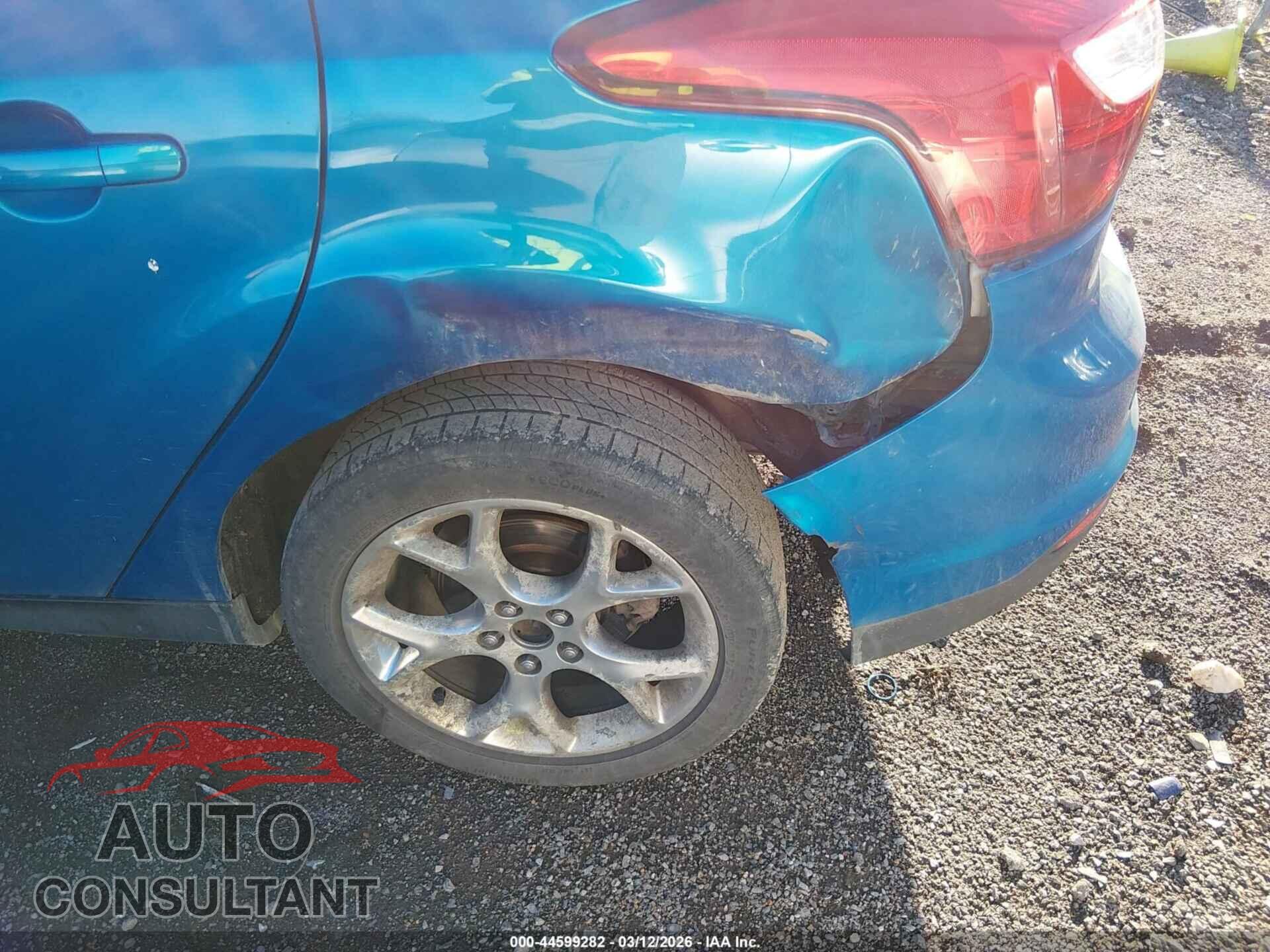 FORD FOCUS 2012 - 1FAHP3M24CL448732