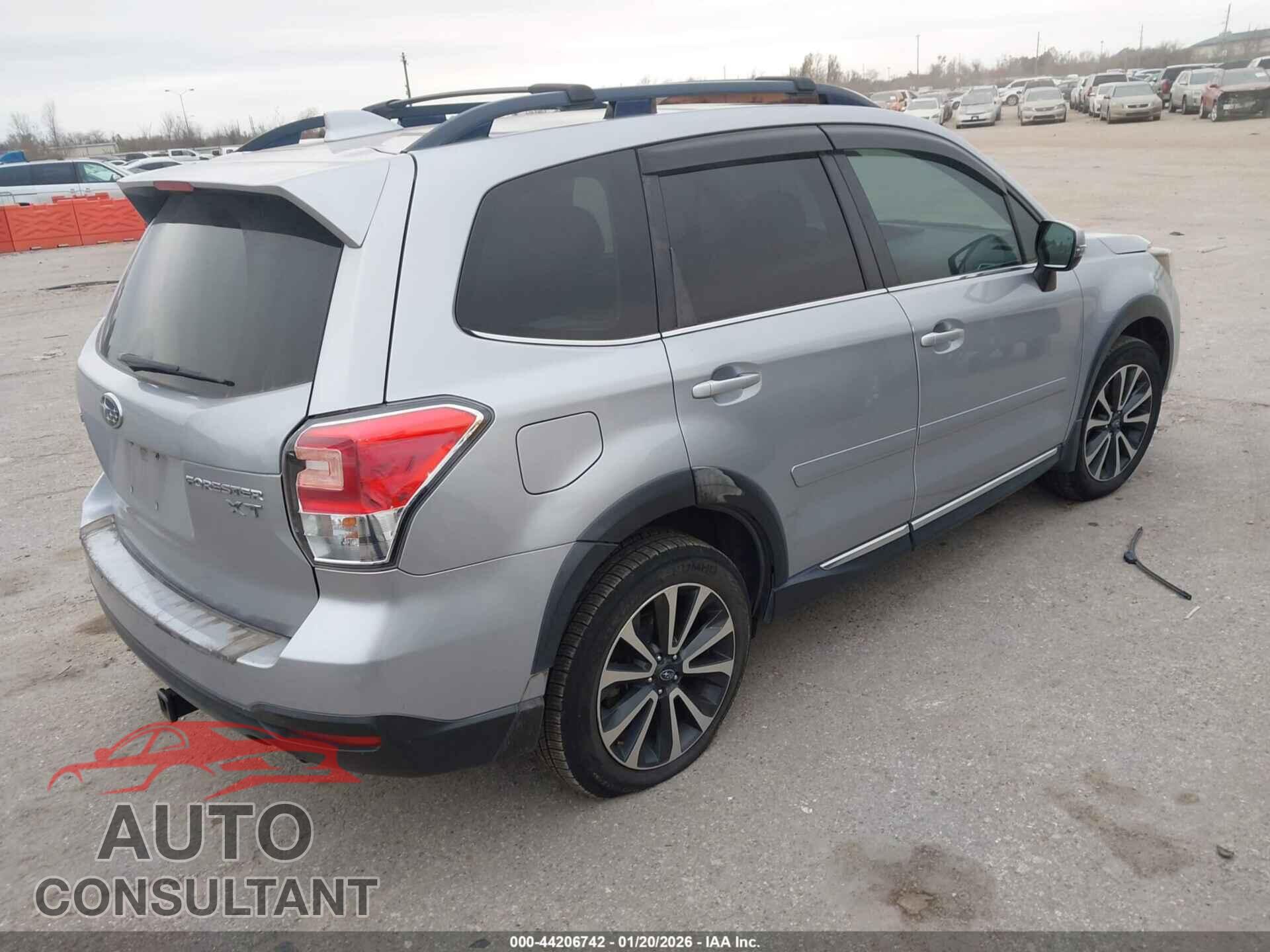 SUBARU FORESTER 2017 - JF2SJGTC3HH439552