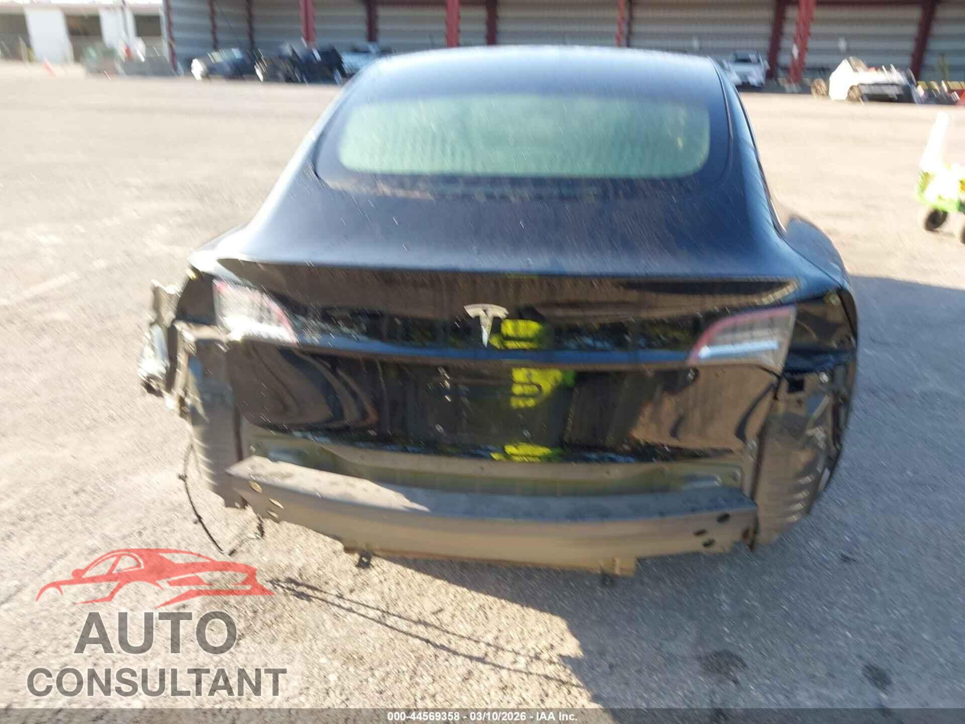 TESLA MODEL 3 2018 - 5YJ3E1EA5JF122927