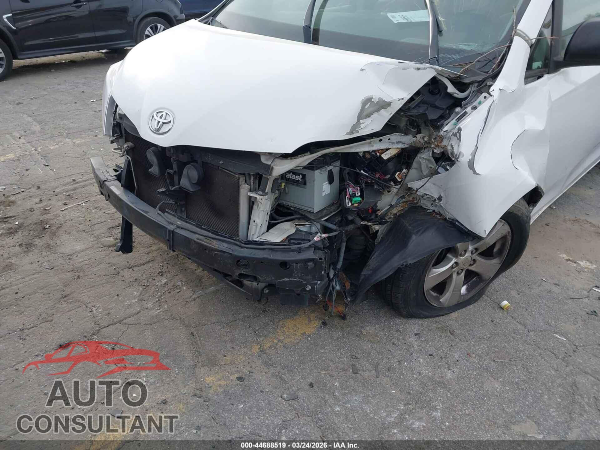 TOYOTA SIENNA 2015 - 5TDZK3DC2FS600838