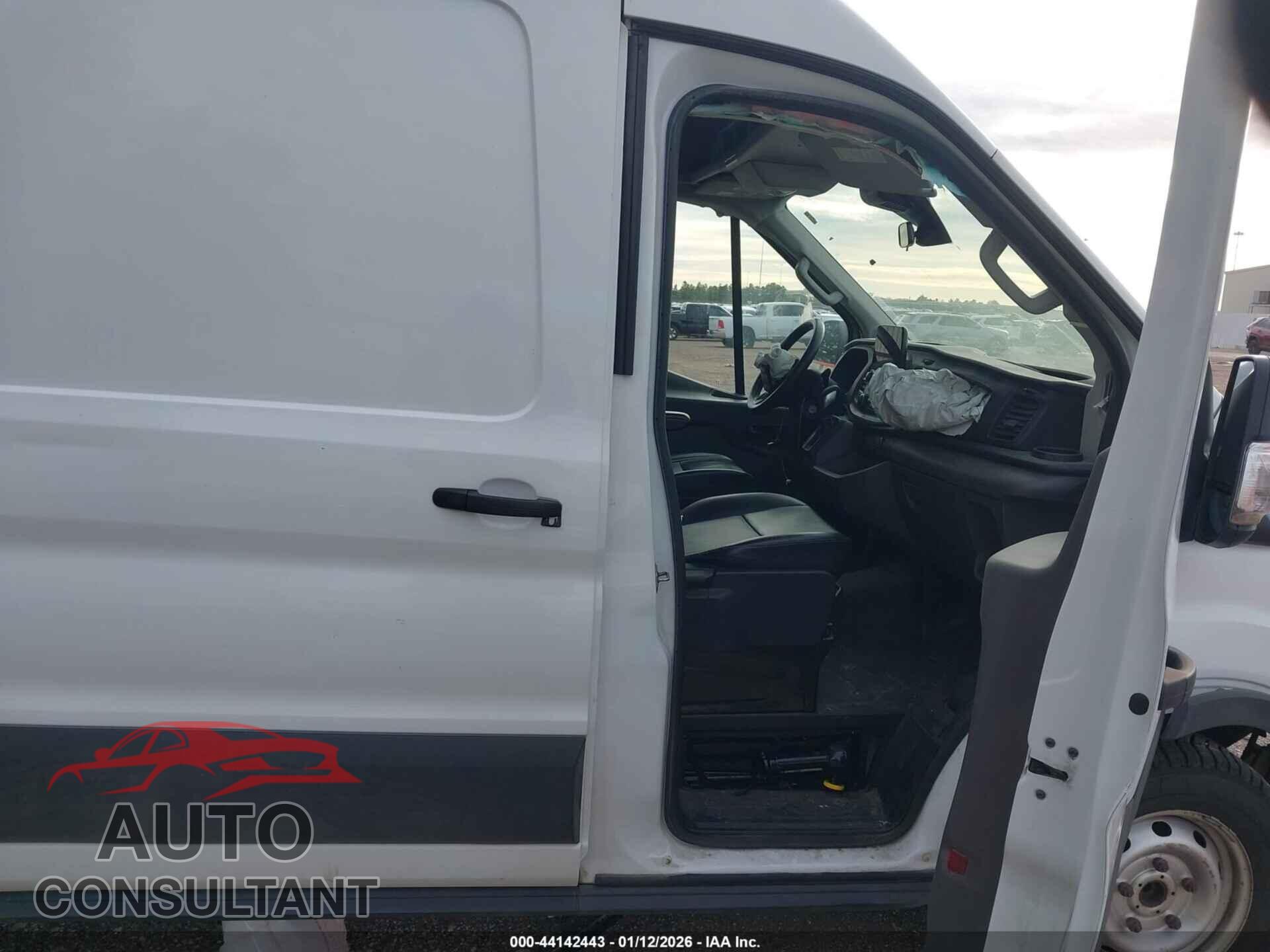 FORD TRANSIT-150 2020 - 1FTYE1C8XLKB50184