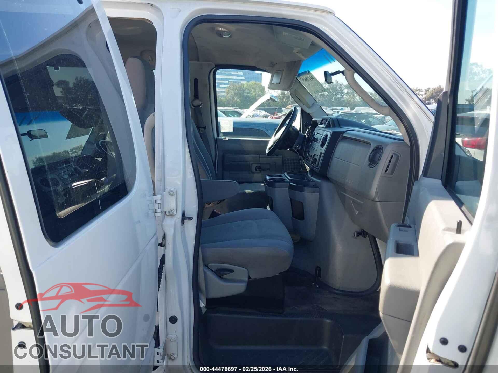 FORD E-350 SUPER DUTY 2013 - 1FBSS3BLXDDA52461