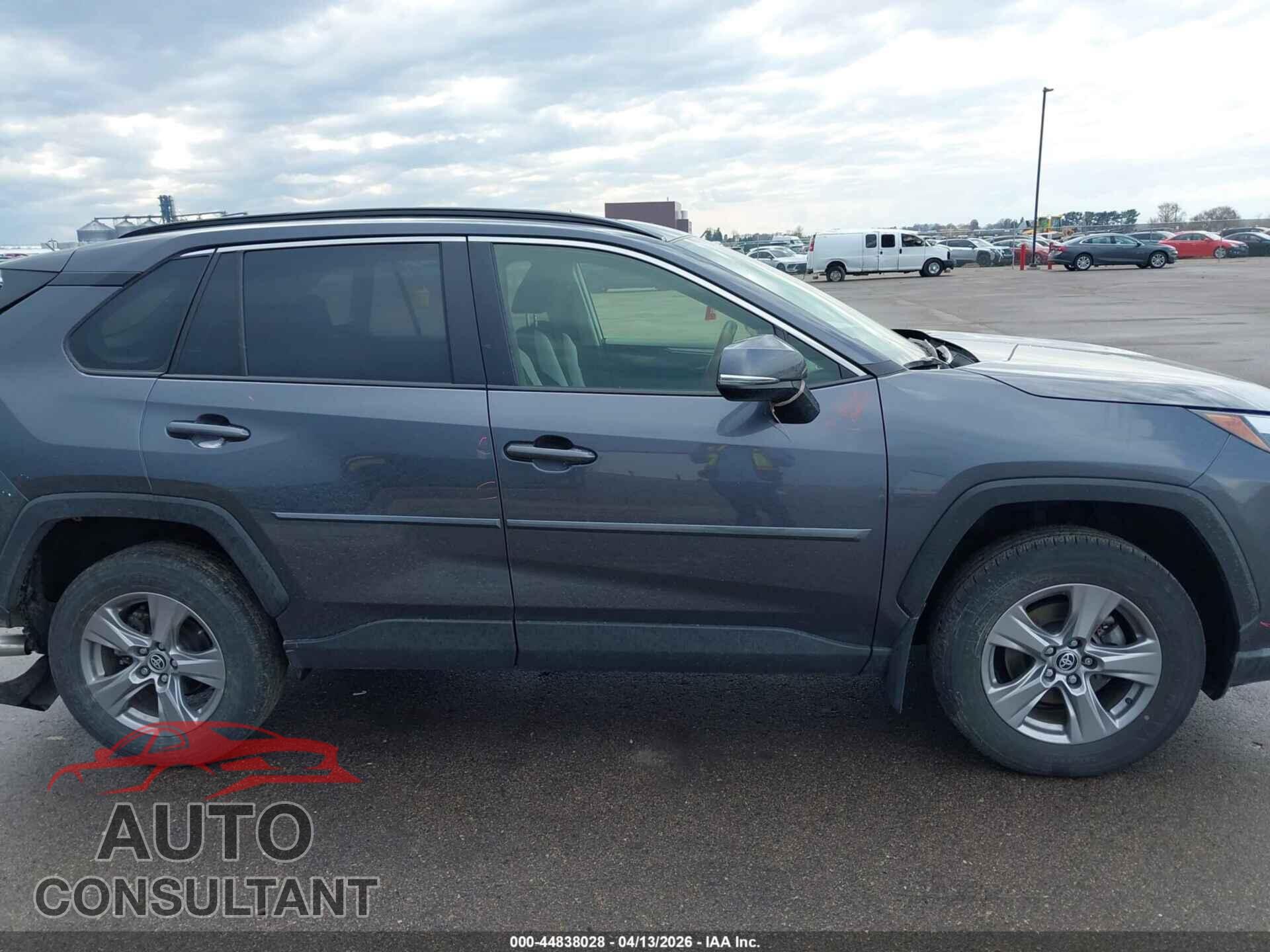 TOYOTA RAV4 2023 - JTMP1RFV4PD094292