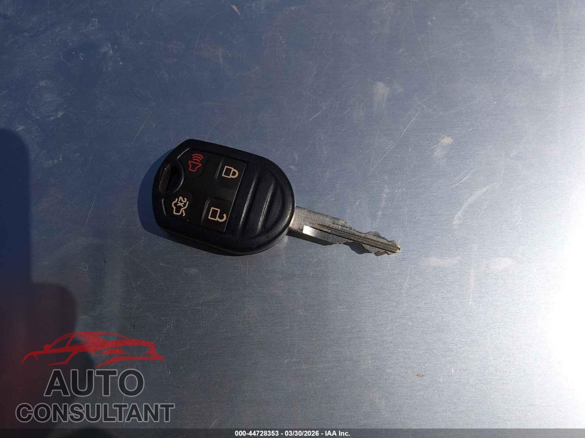 FORD TAURUS 2018 - 1FAHP2D82JG105700
