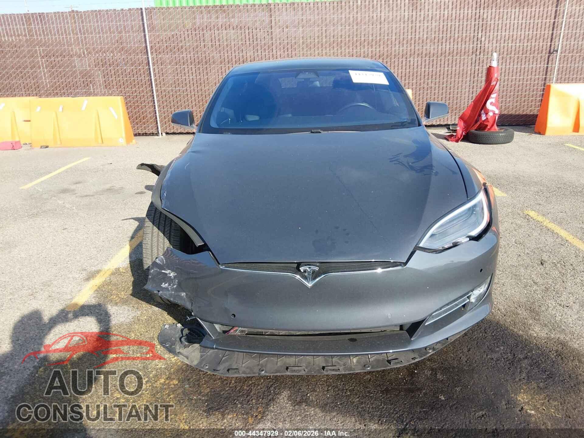 TESLA MODEL S 2018 - 5YJSA1E28JF295227