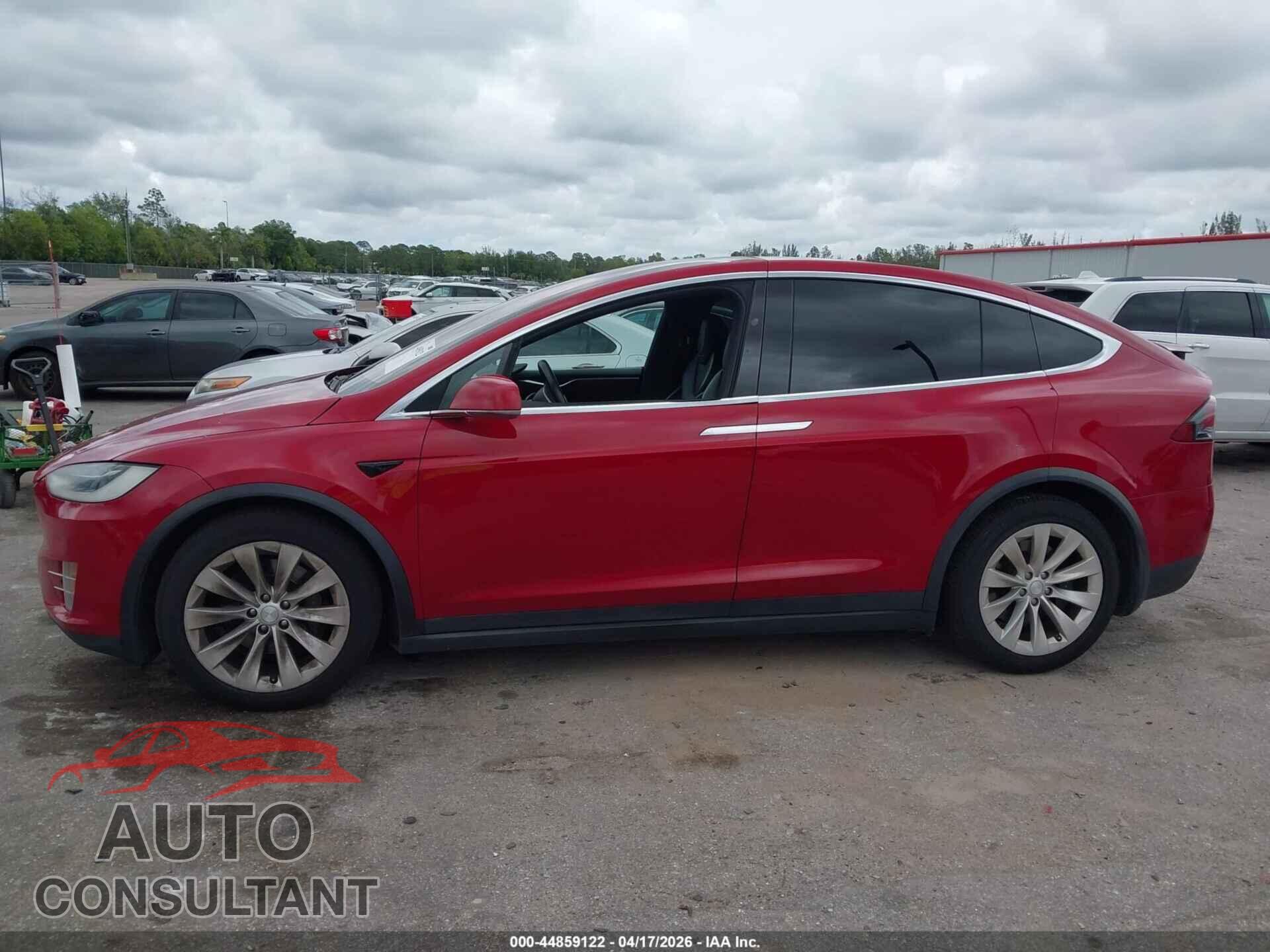 TESLA MODEL X 2017 - 5YJXCBE28HF066157