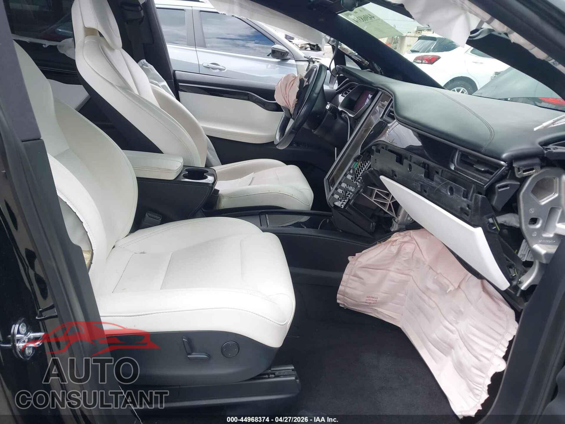TESLA MODEL X 2018 - 5YJXCBE21JF142808