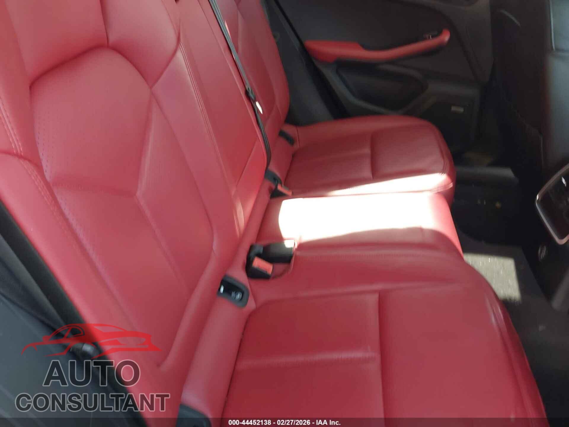 PORSCHE MACAN 2018 - WP1AF2A56JLB70659