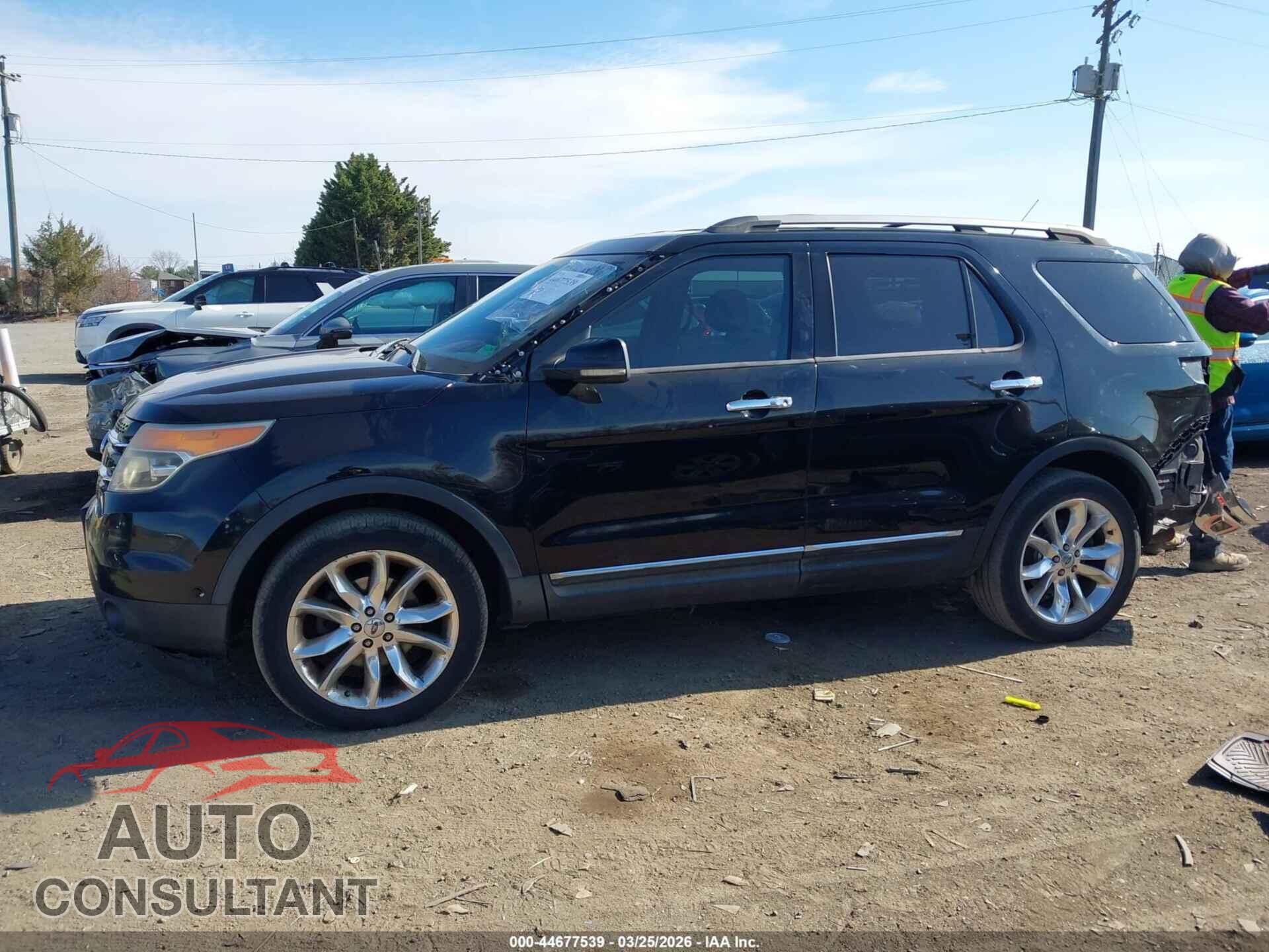 FORD EXPLORER 2011 - 1FMHK8F88BGA82381