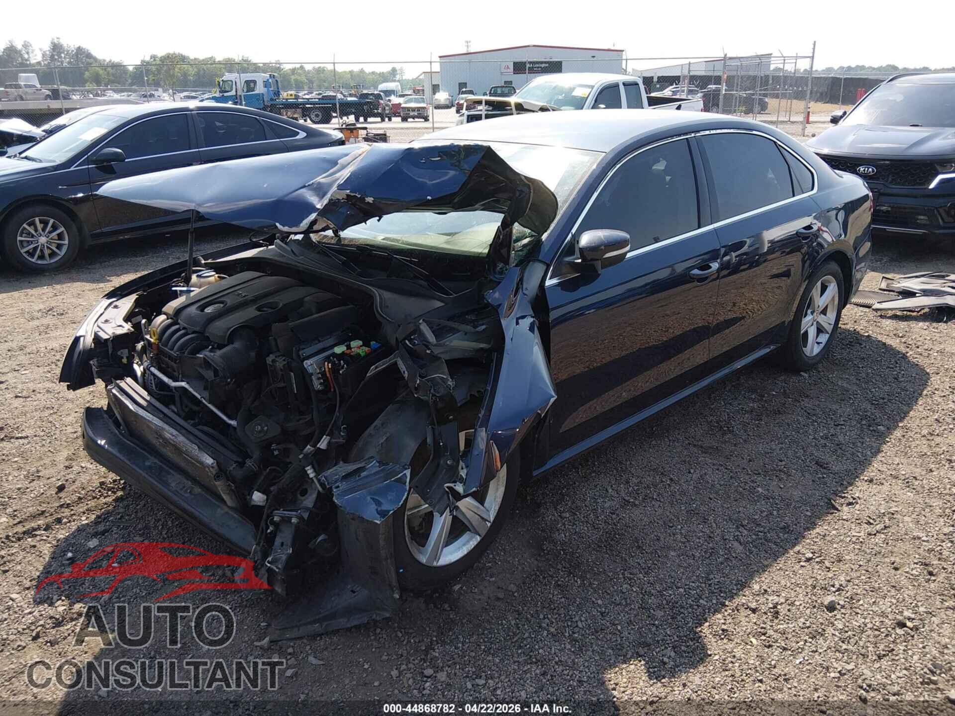 VOLKSWAGEN PASSAT 2014 - 1VWBP7A33EC007095