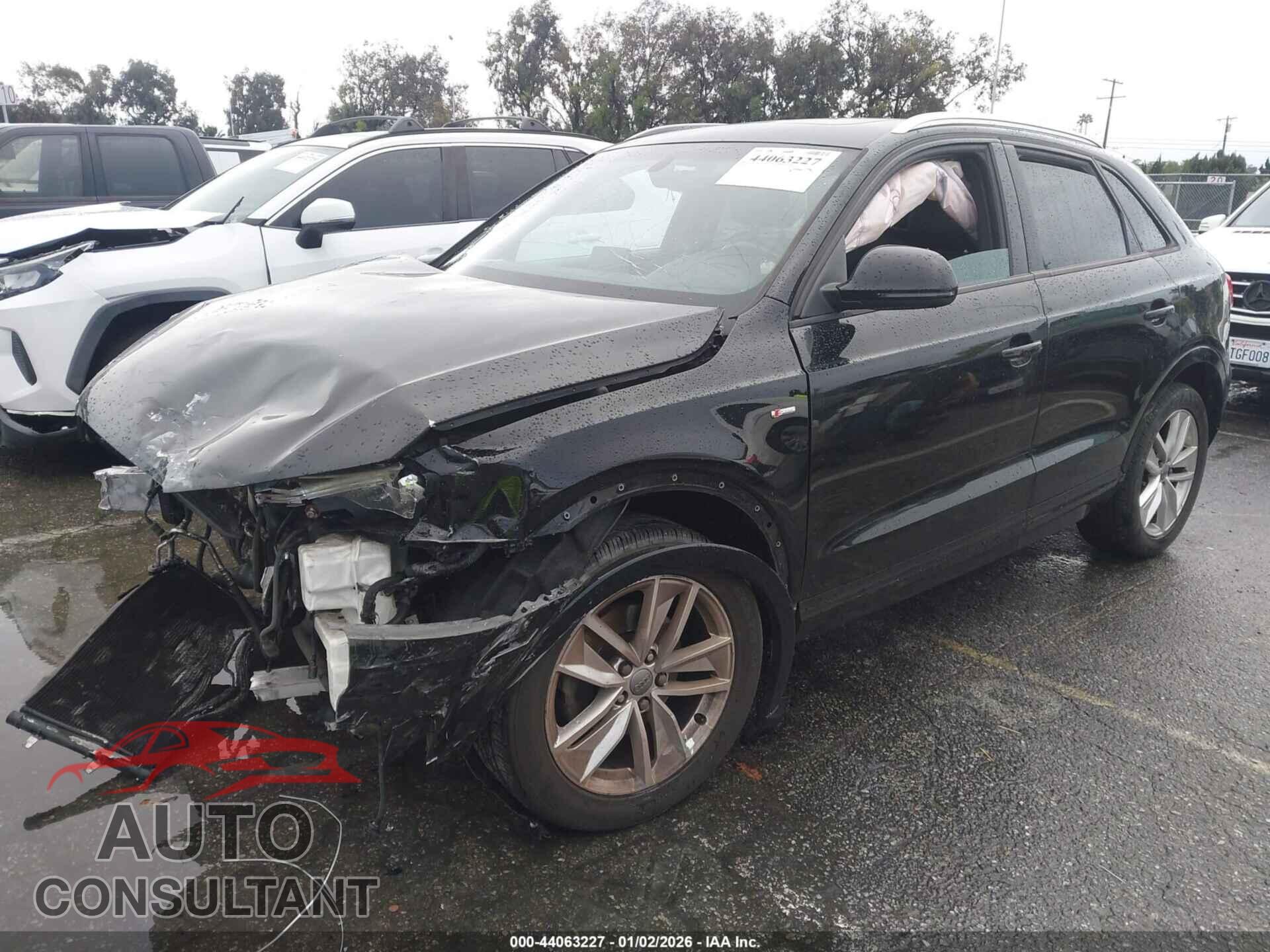 AUDI Q3 2018 - WA1BCCFS1JR017942