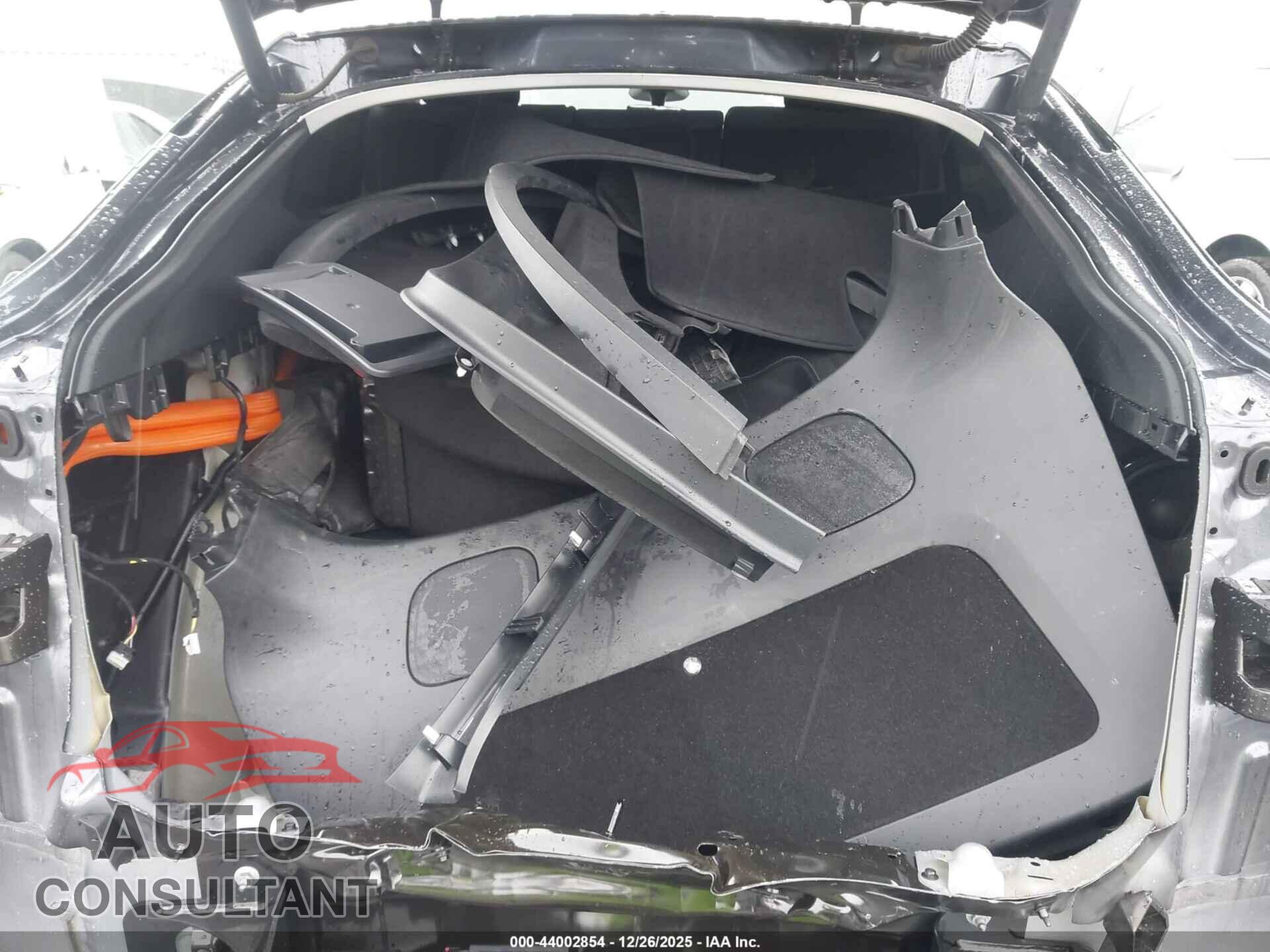 TESLA MODEL Y 2024 - 7SAYGAEE1RF127902