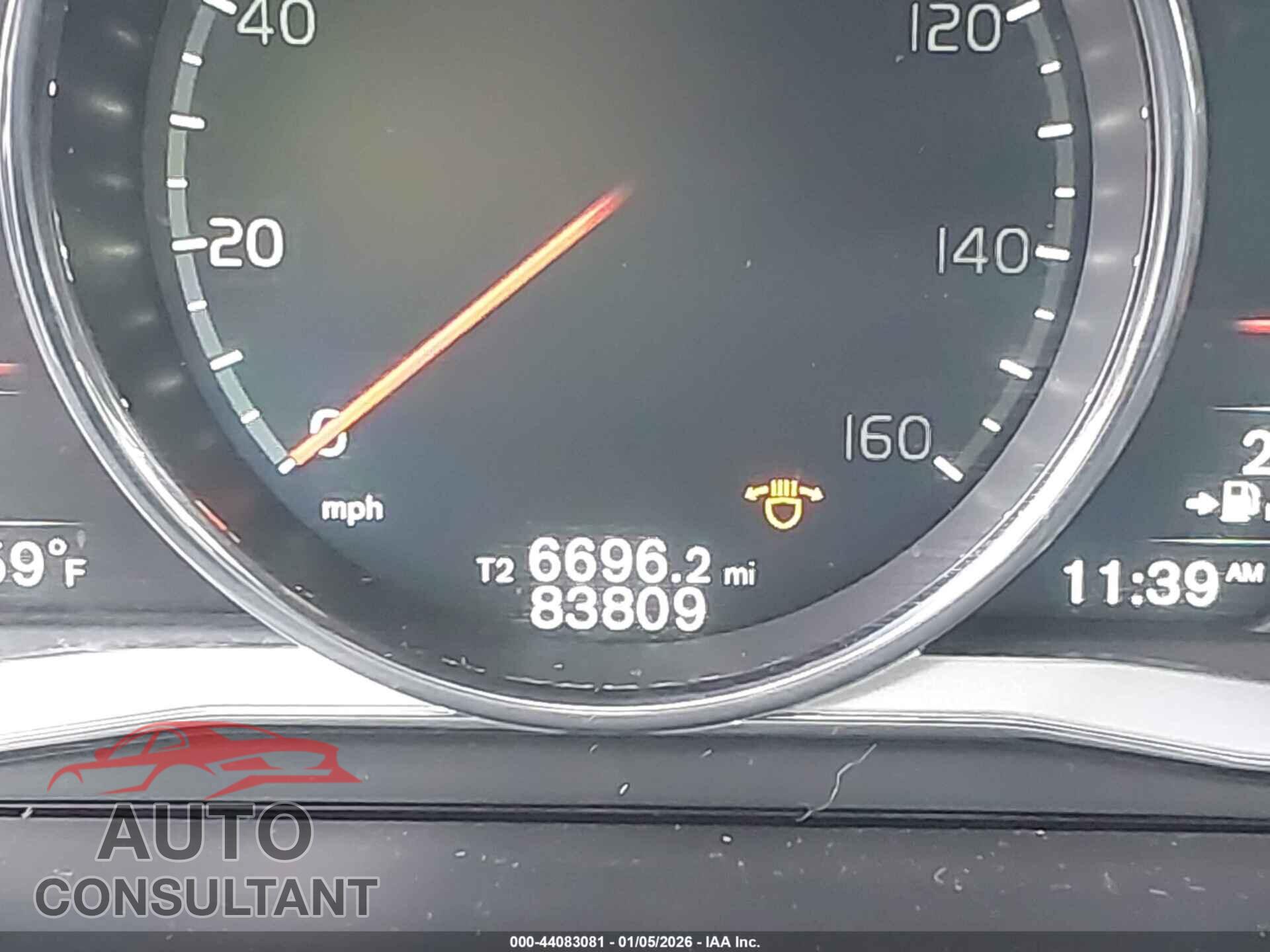 VOLVO XC60 2017 - YV440MDU2H2047744
