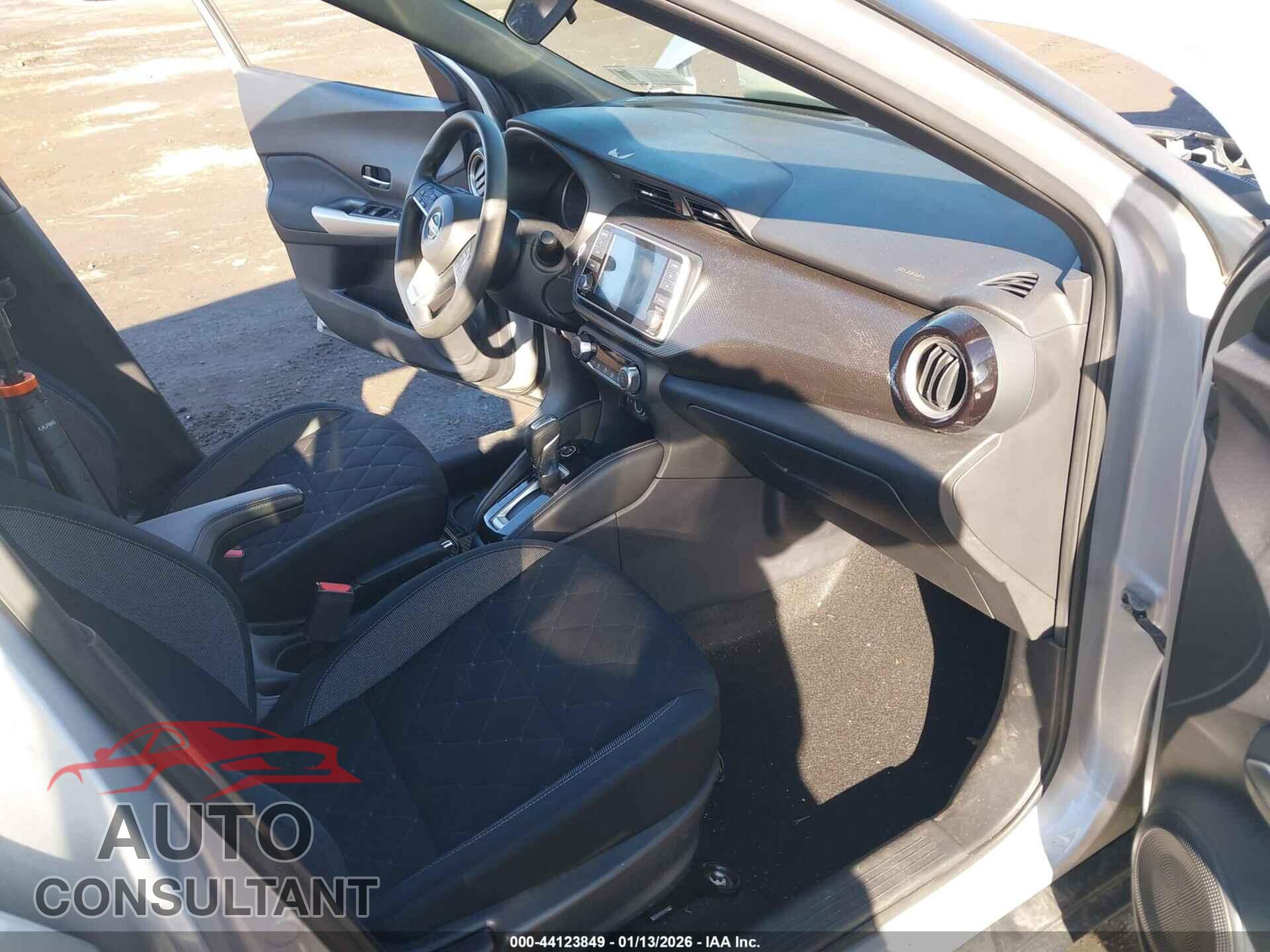 NISSAN KICKS 2020 - 3N1CP5CV5LL571135