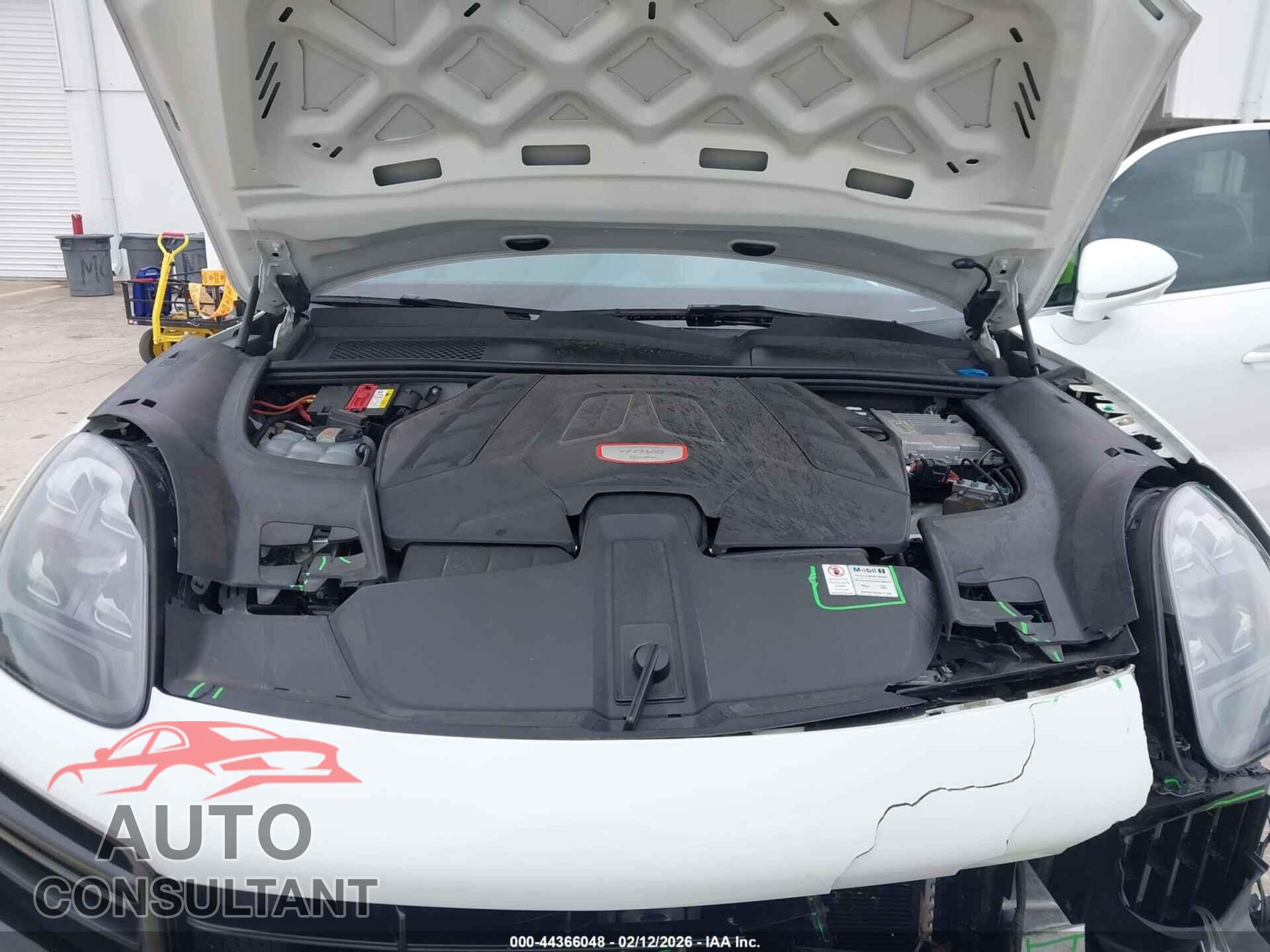 PORSCHE CAYENNE 2020 - WP1AF2AY6LDA39187
