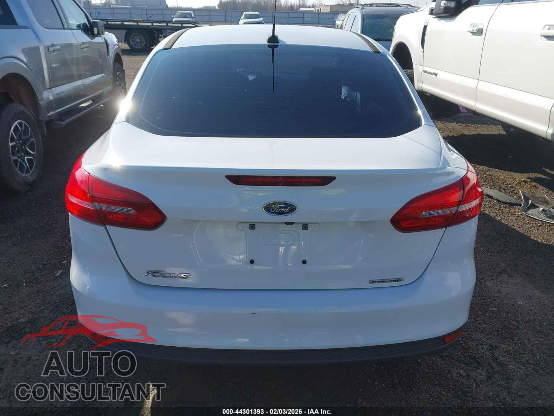 FORD FOCUS 2015 - 1FADP3E29FL248138
