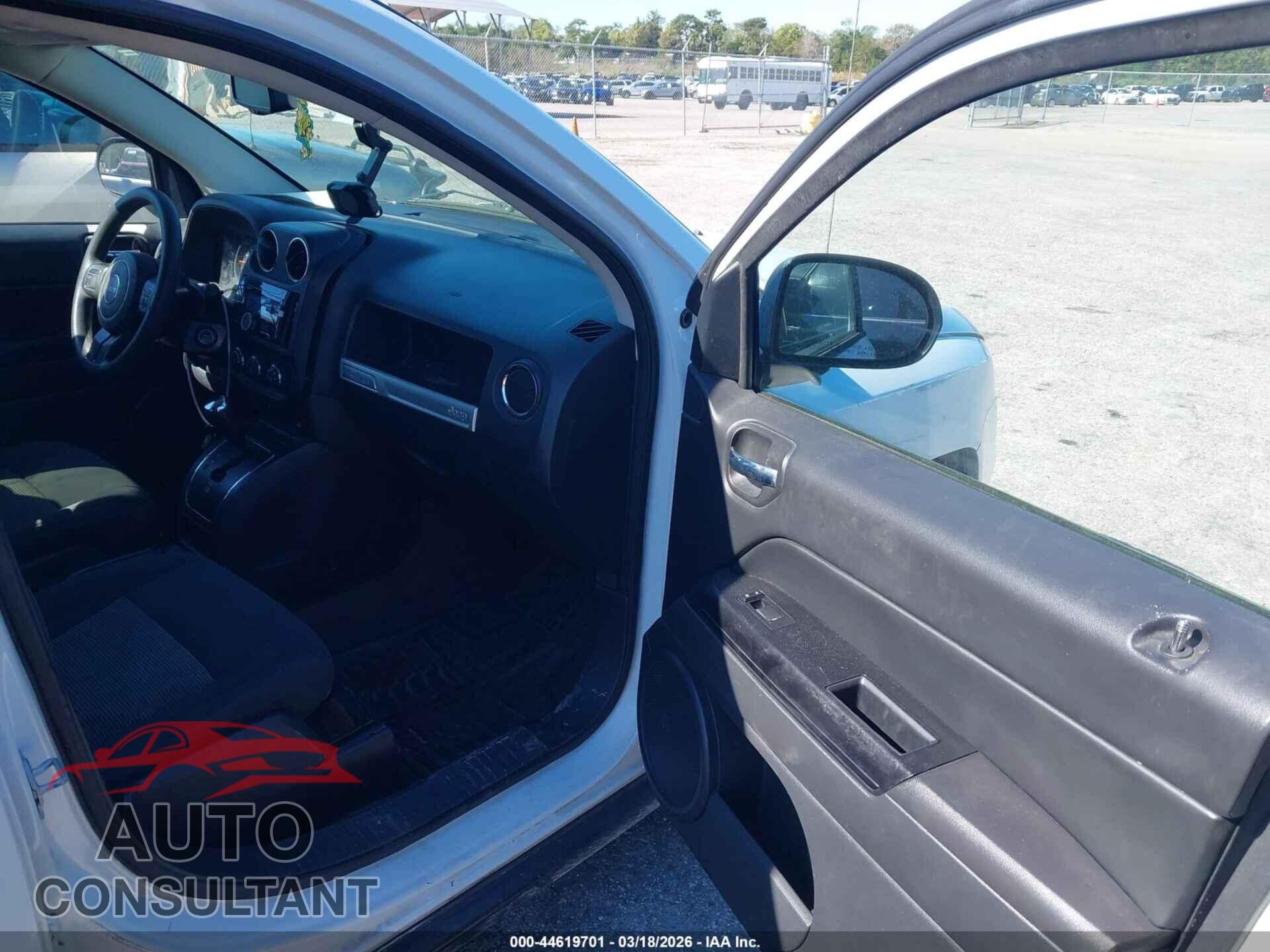 JEEP COMPASS 2017 - 1C4NJCBA9HD147609