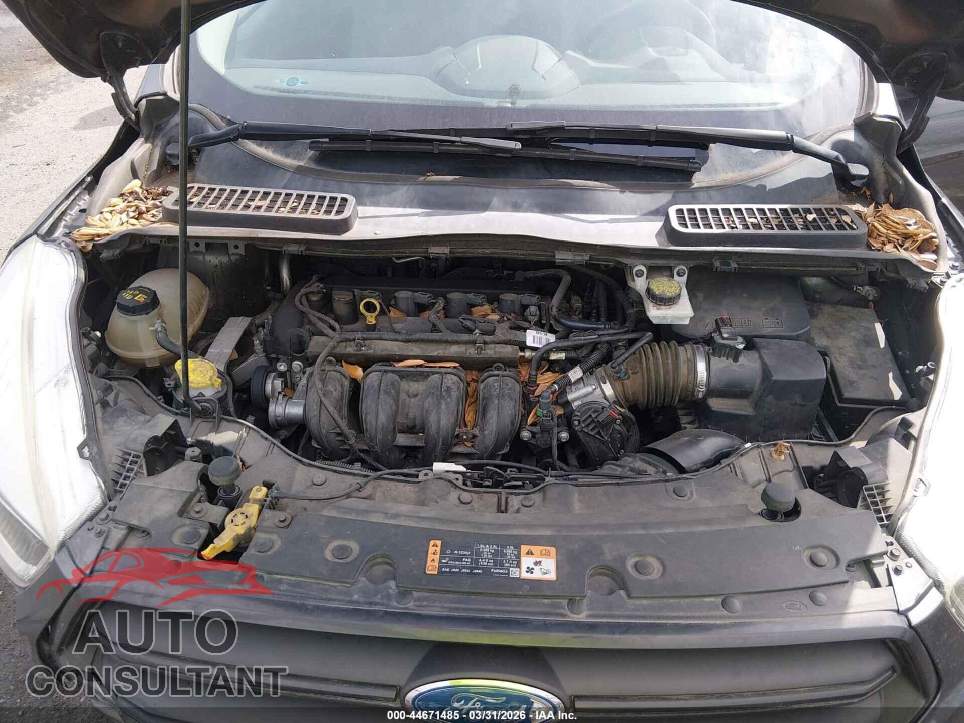 FORD ESCAPE 2017 - 1FMCU0F7XHUB26324
