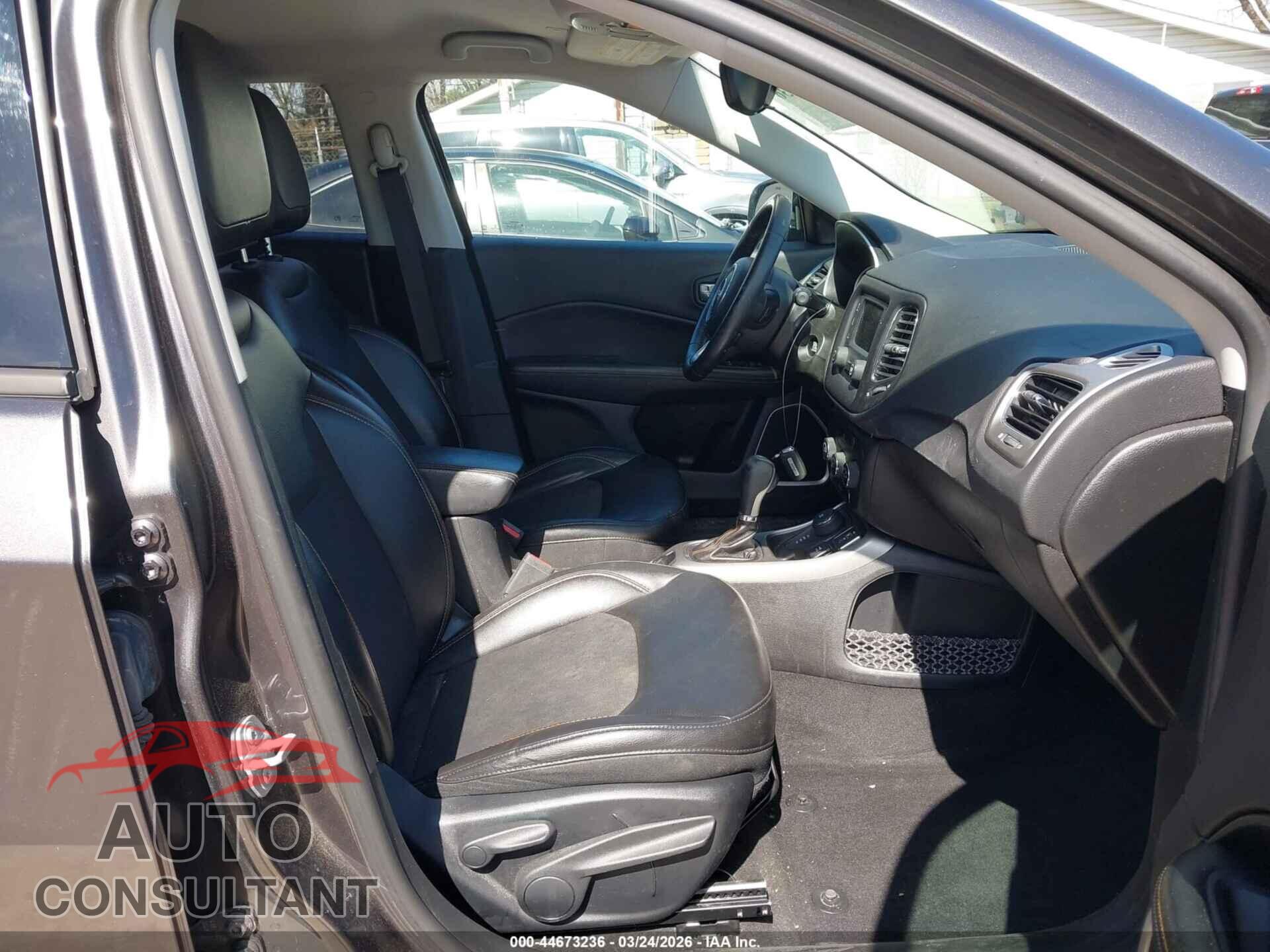 JEEP COMPASS 2018 - 3C4NJDBB2JT402048