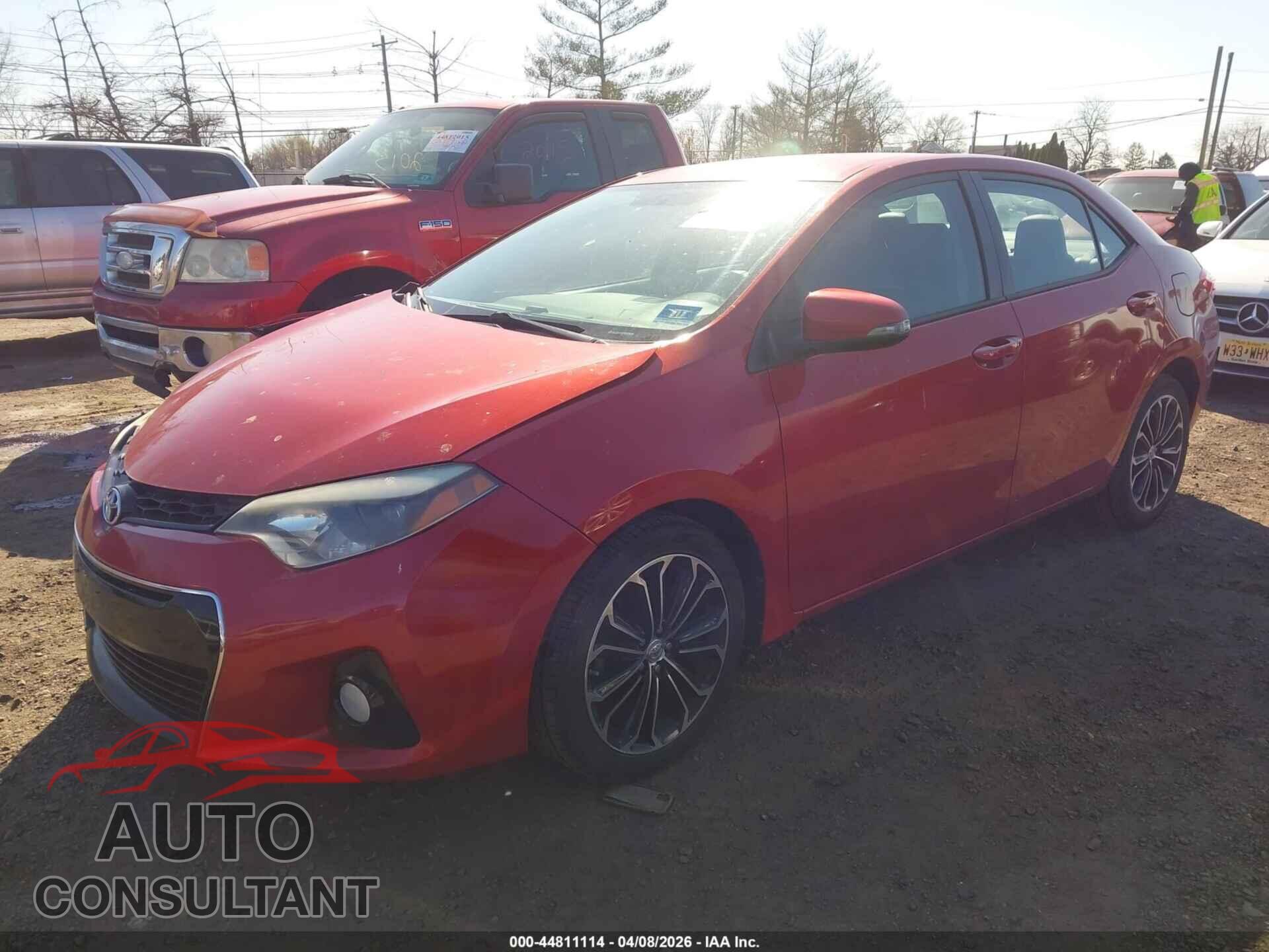 TOYOTA COROLLA 2015 - 5YFBURHE1FP312702