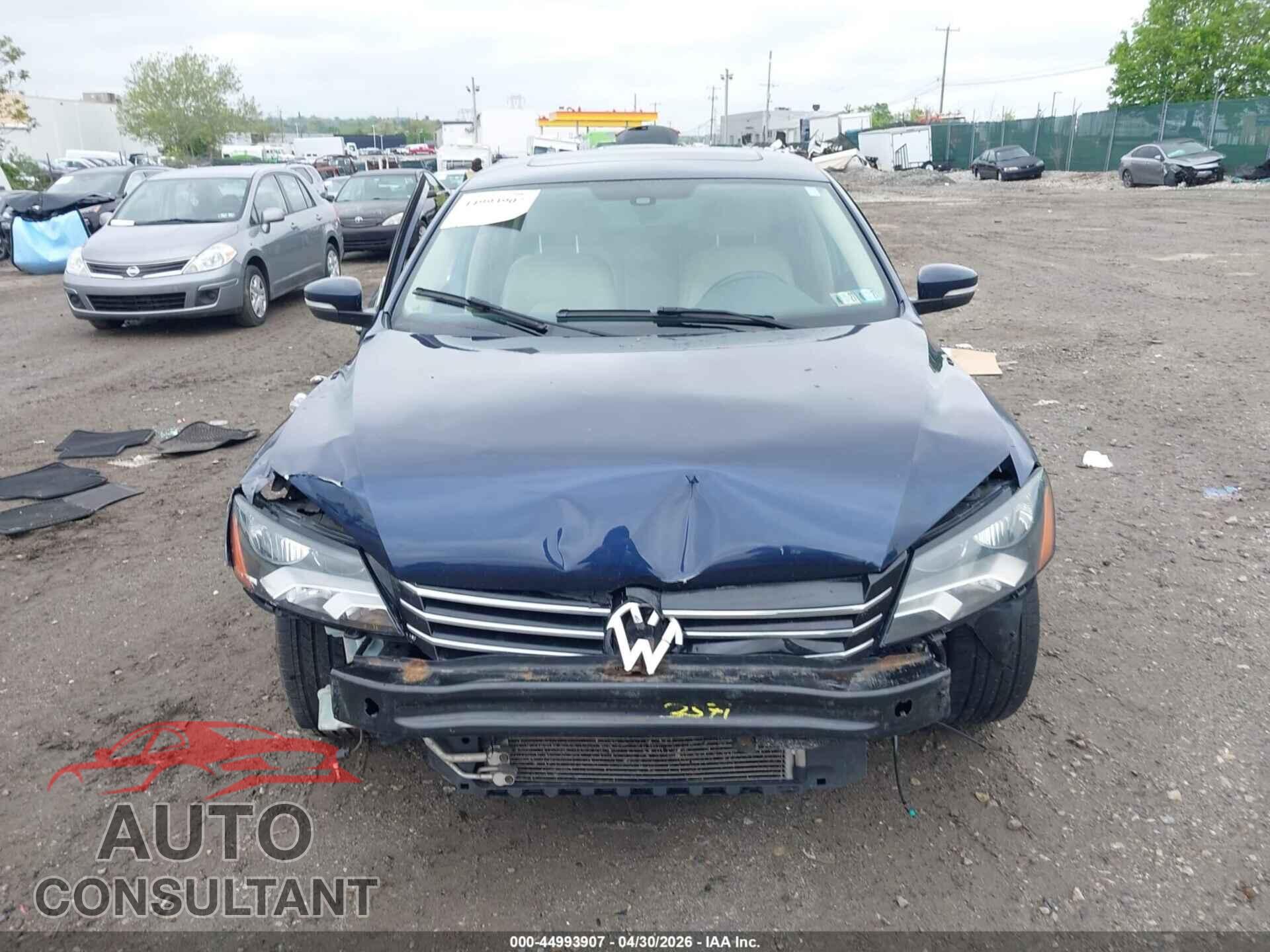 VOLKSWAGEN PASSAT 2015 - 1VWBT7A35FC005412