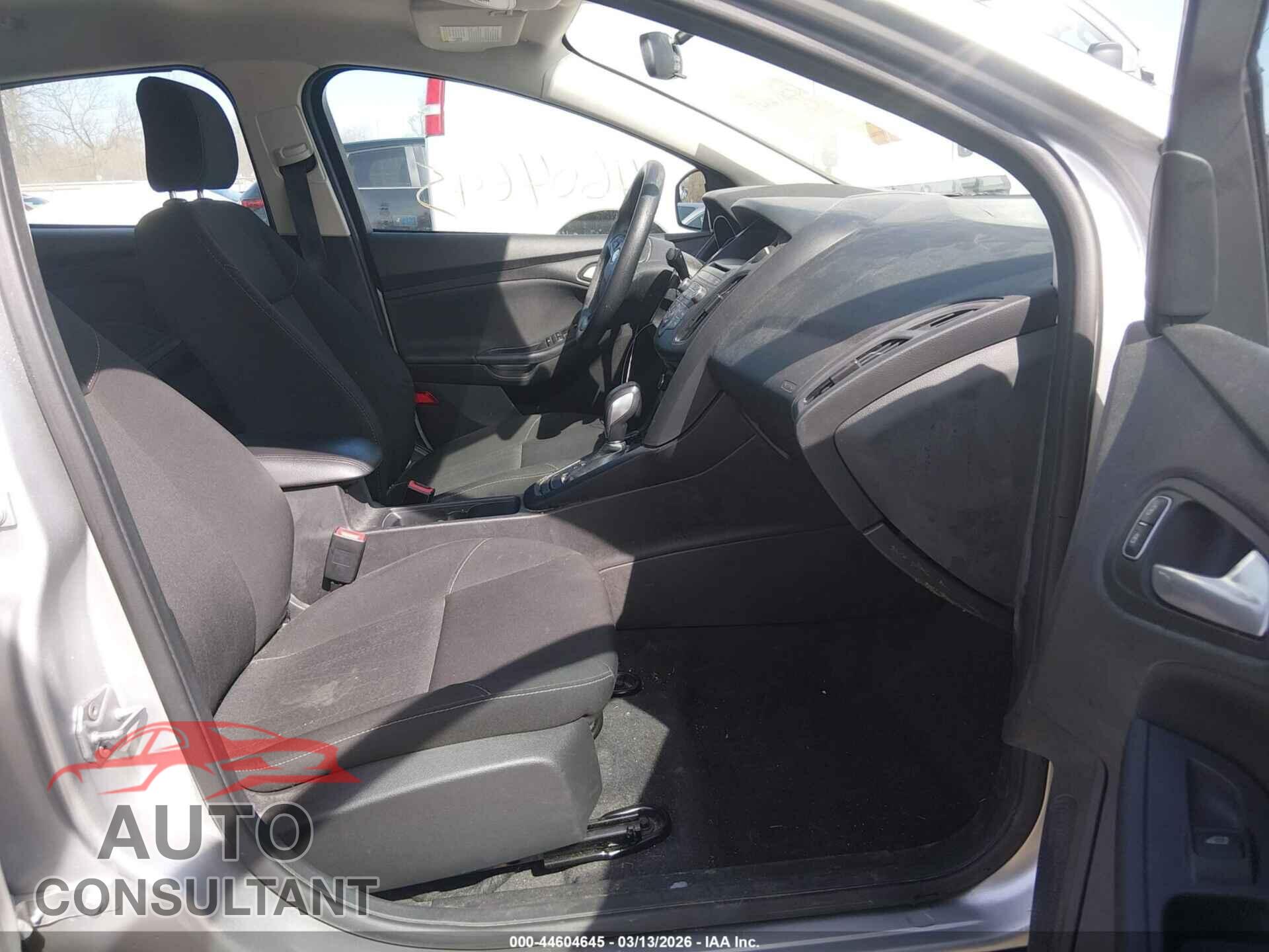 FORD FOCUS 2017 - 1FADP3F27HL204107