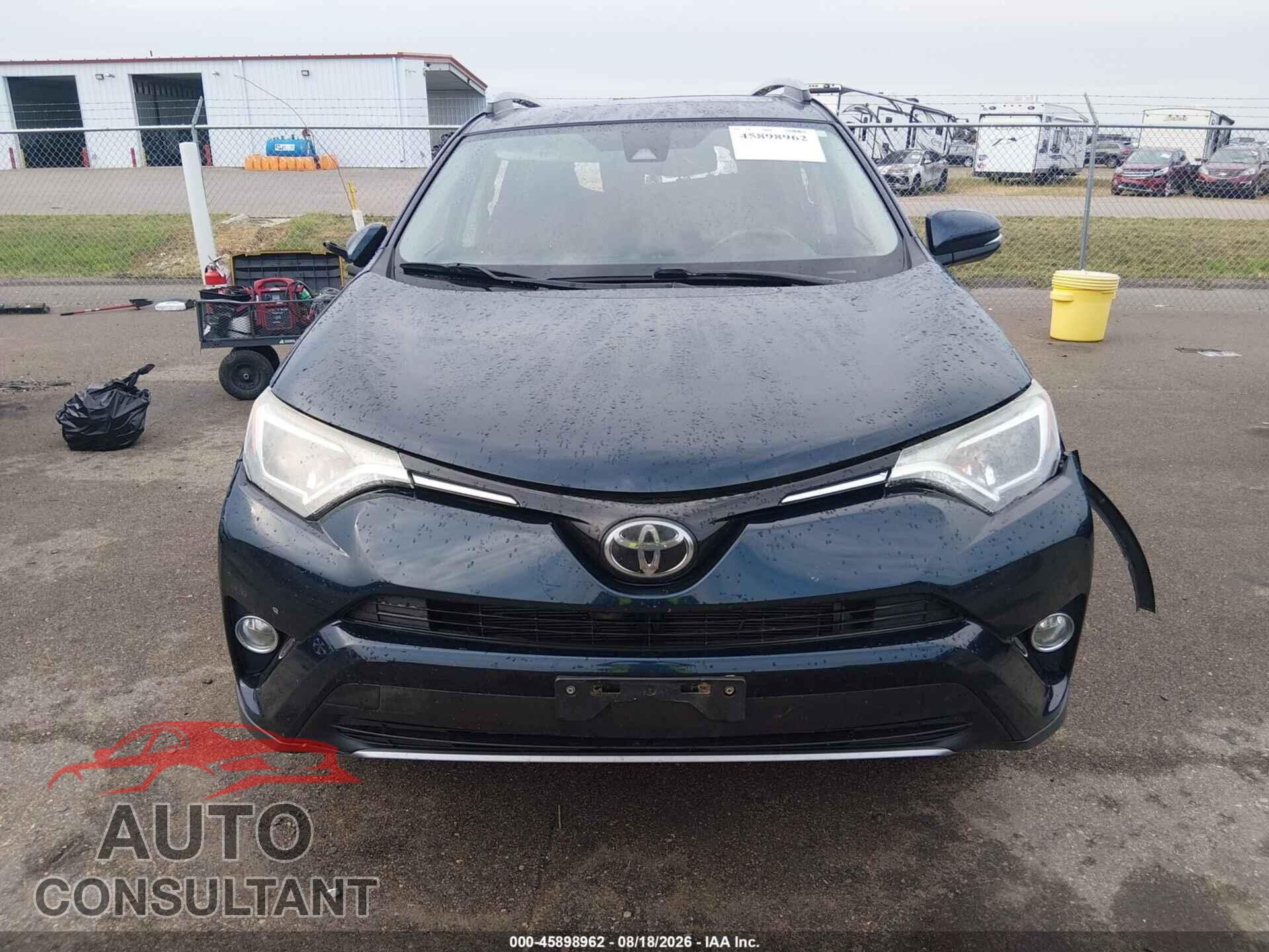 TOYOTA RAV4 2017 - JTMRFREV4HJ106830