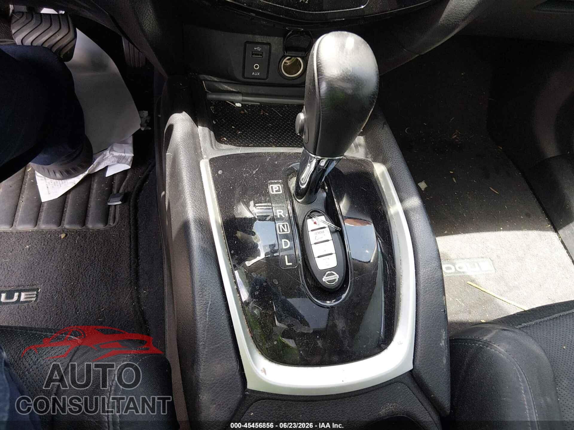 NISSAN ROGUE 2014 - 5N1AT2MT2EC849852