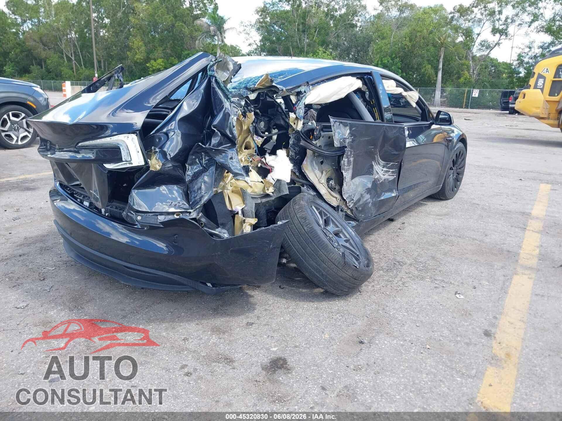 TESLA MODEL 3 2024 - 5YJ3E1EA3RF734796