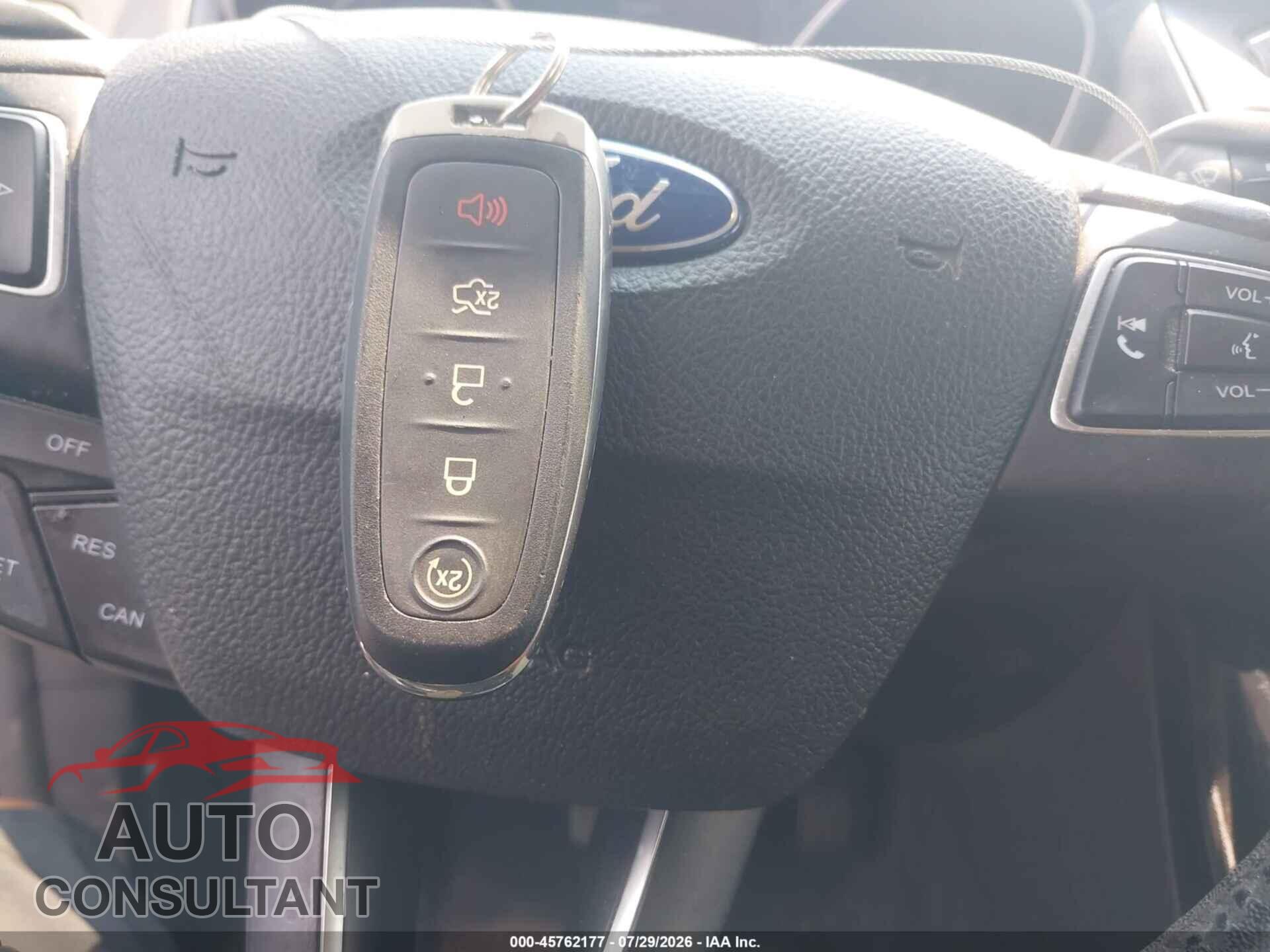 FORD FOCUS 2016 - 1FADP3J26GL335289