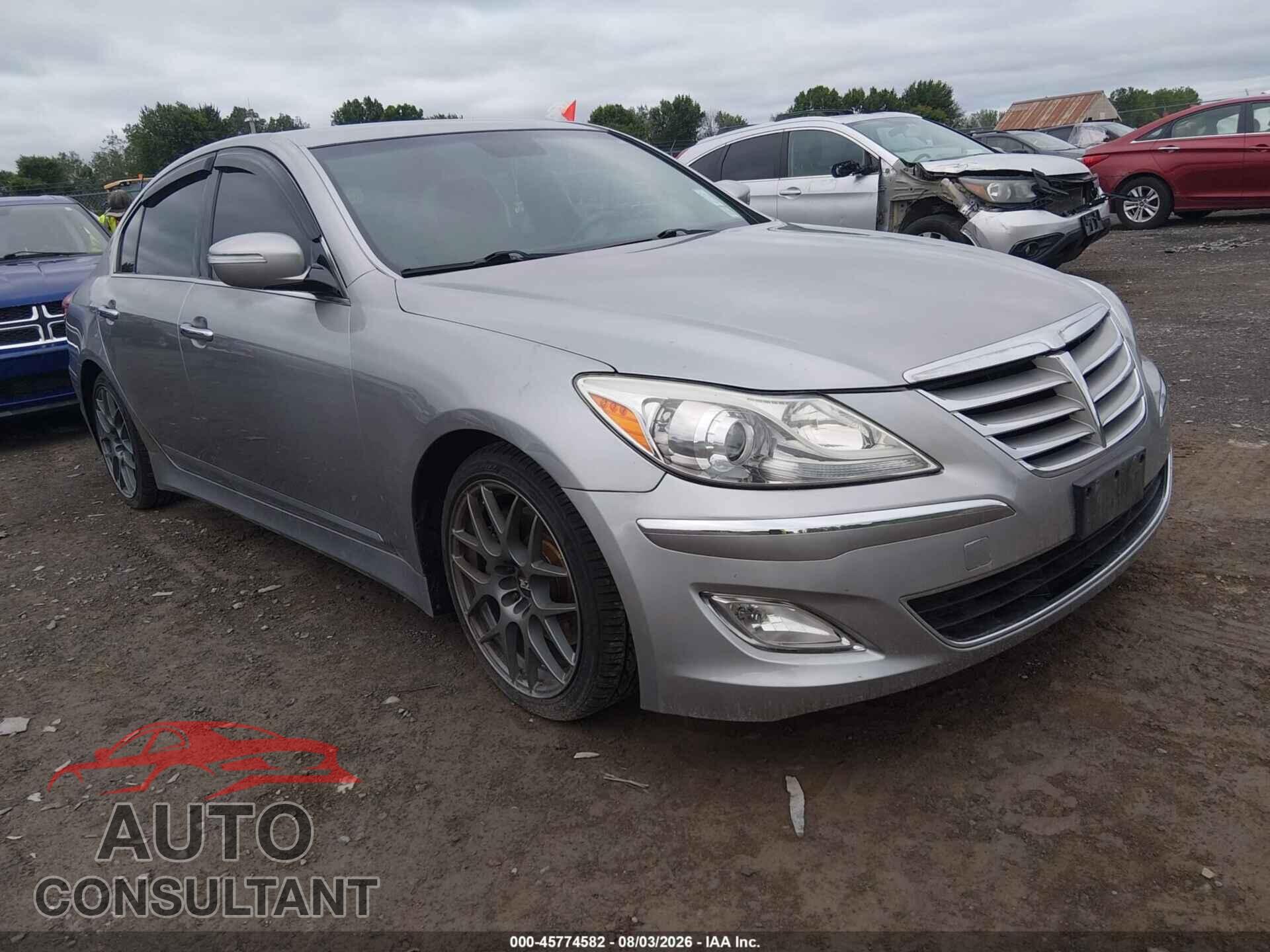 HYUNDAI GENESIS 2013 - KMHGC4DD2DU227016
