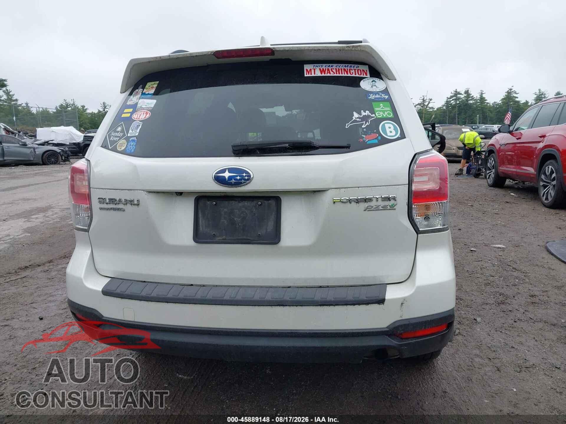 SUBARU FORESTER 2018 - JF2SJAGC8JH410576