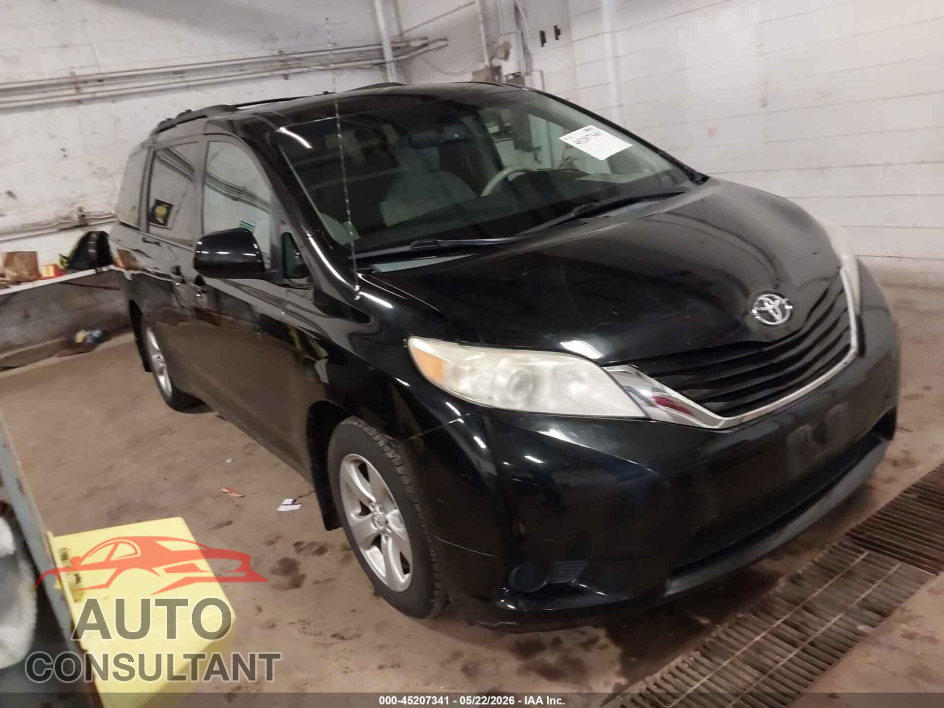 TOYOTA SIENNA 2011 - 5TDKK3DC7BS118670