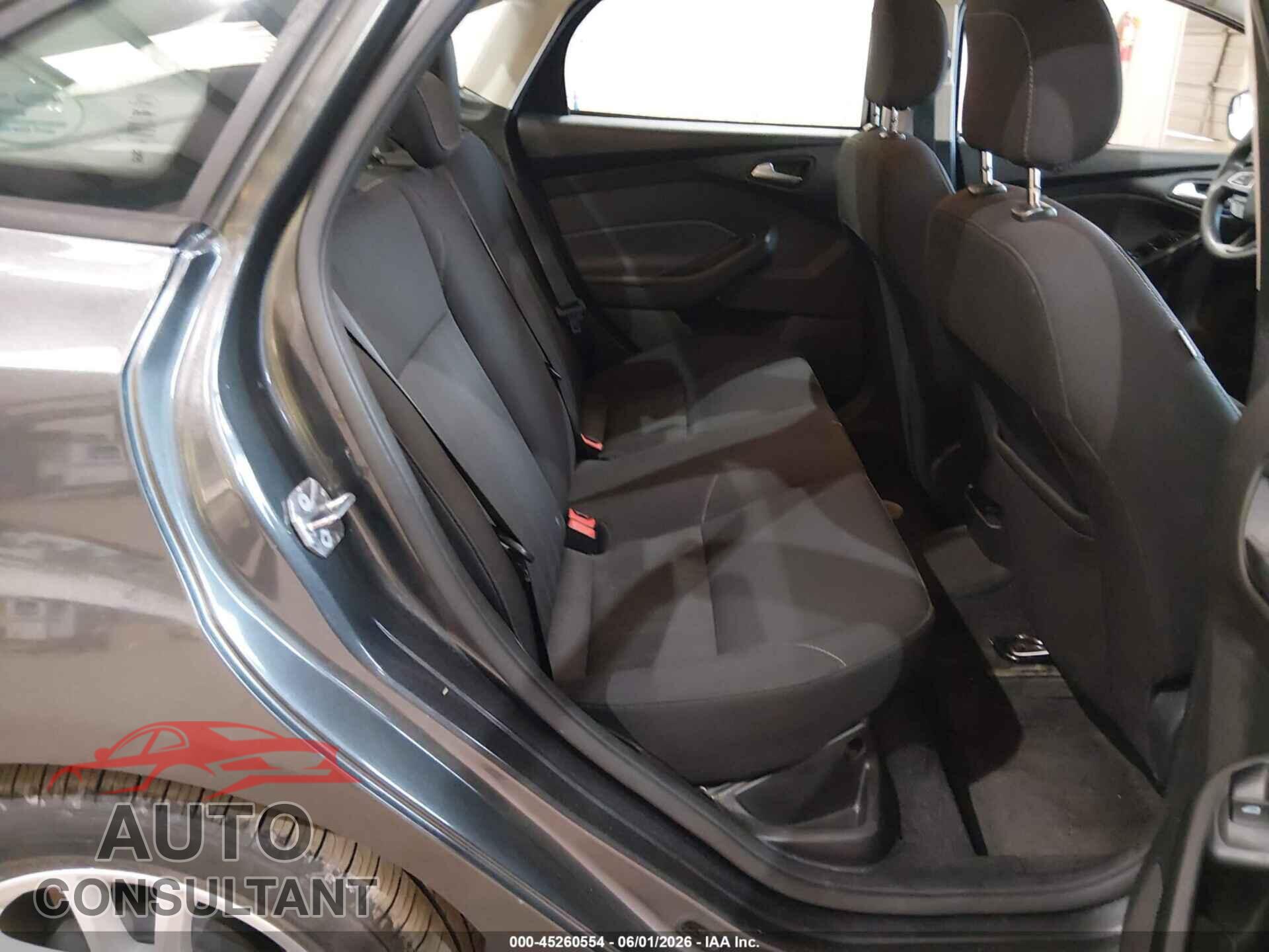 FORD FOCUS 2018 - 1FADP3F28JL328280