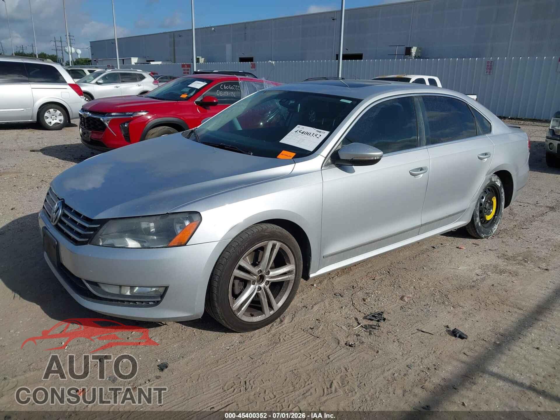 VOLKSWAGEN PASSAT 2012 - 1VWCN7A37CC082955