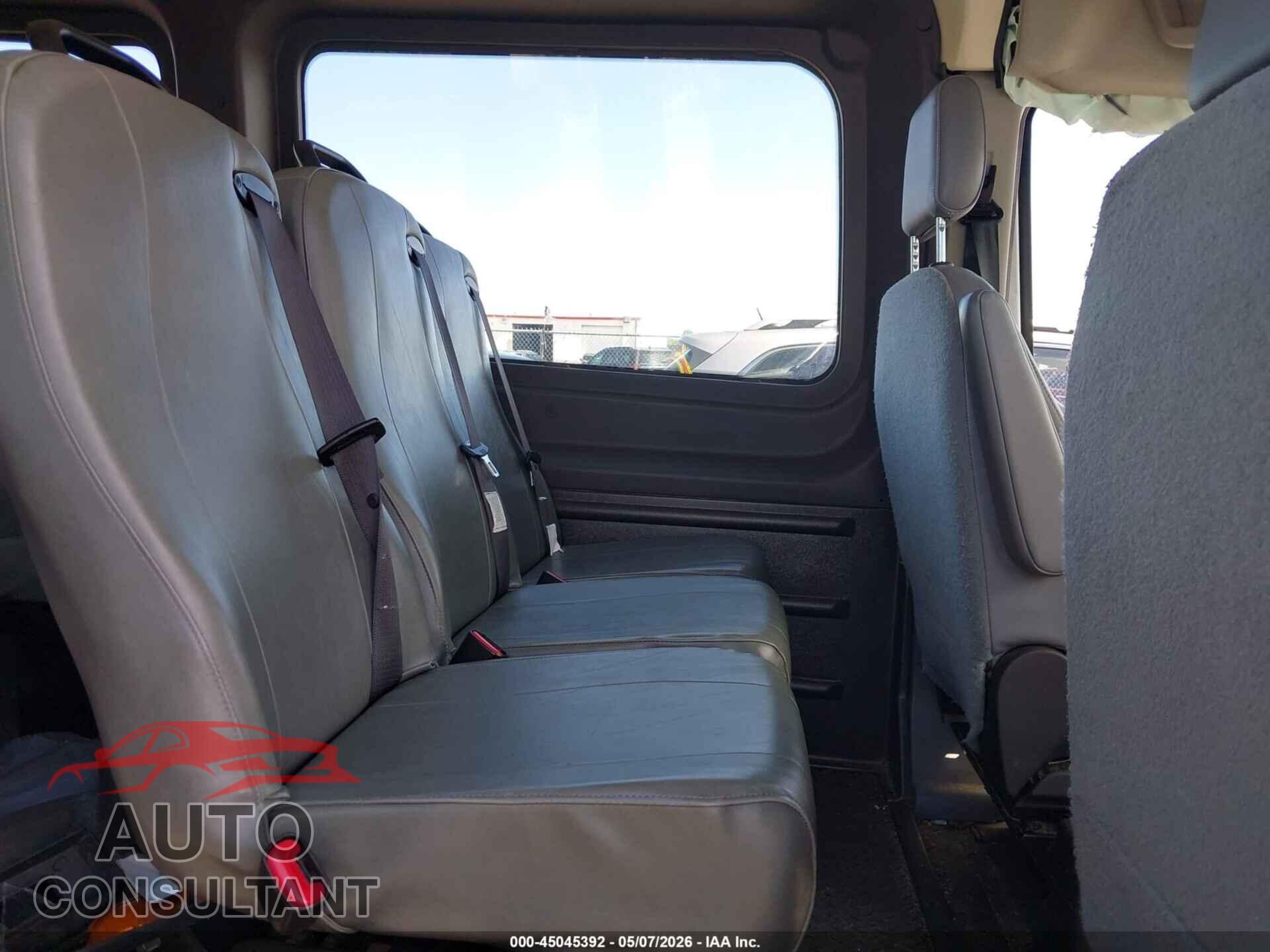 FORD TRANSIT-150 2017 - 1FTYE2CM9HKB27330