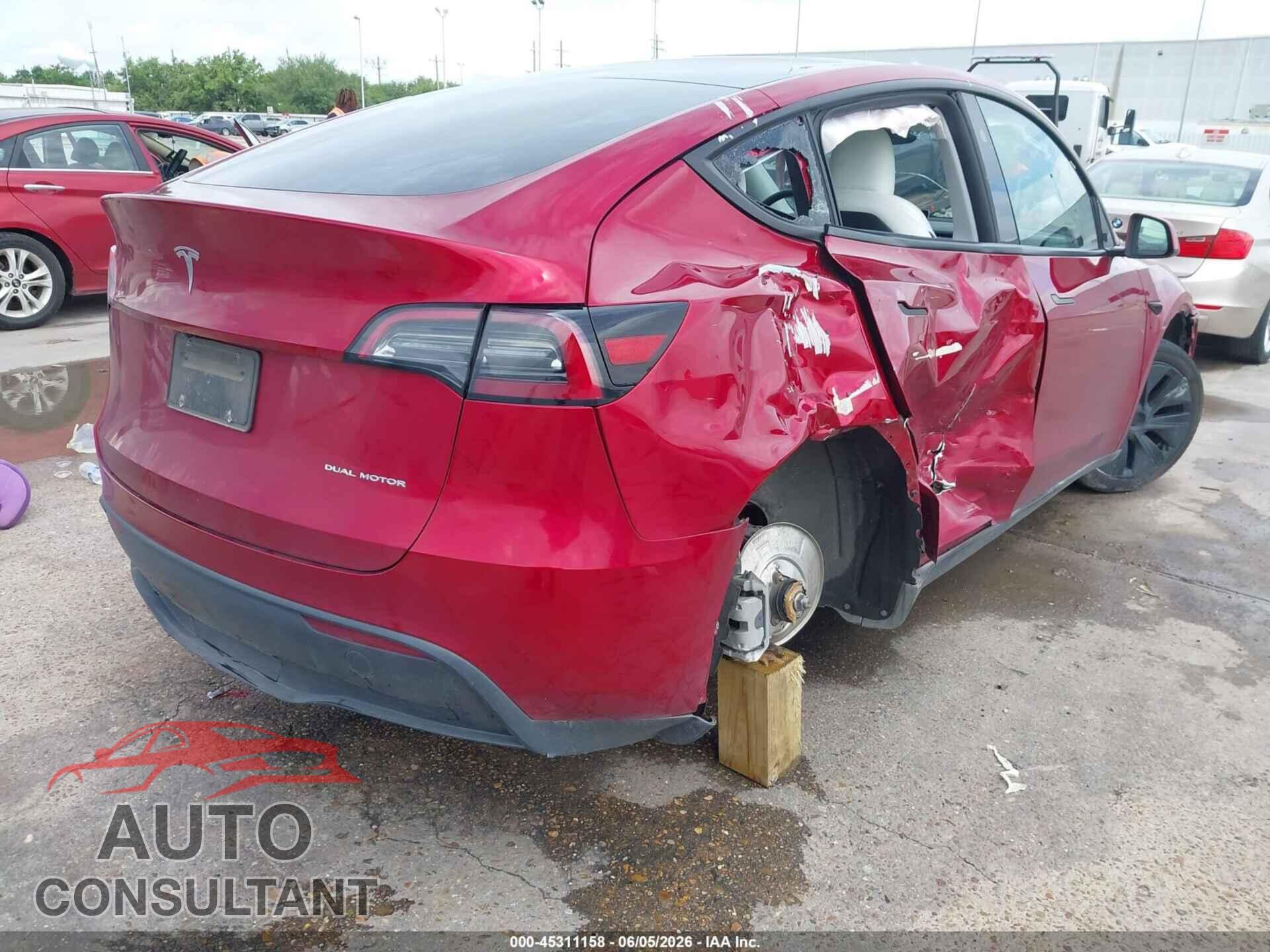 TESLA MODEL Y 2024 - 7SAYGDEE2RA308599