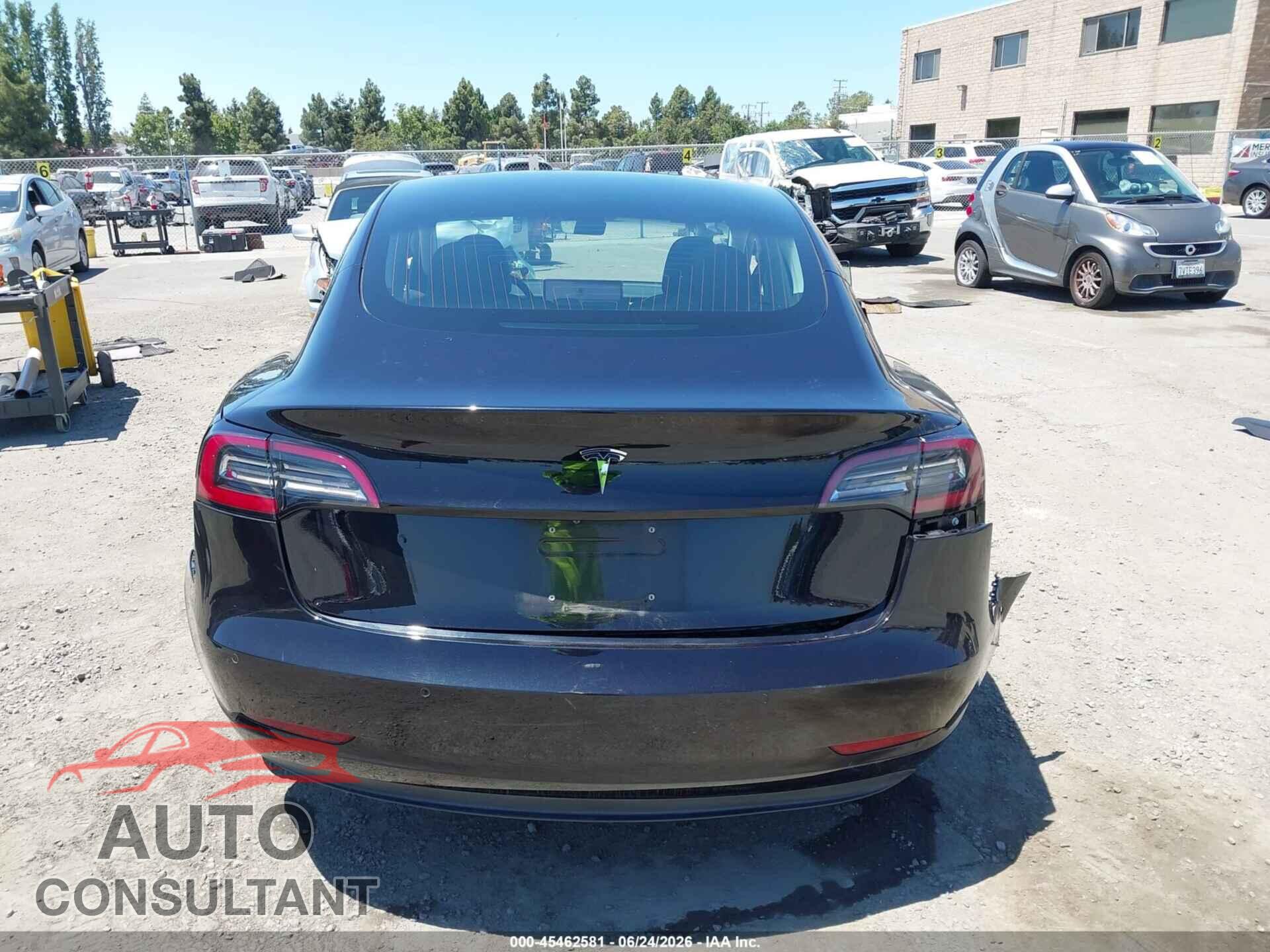 TESLA MODEL 3 2018 - 5YJ3E1EA7JF071205