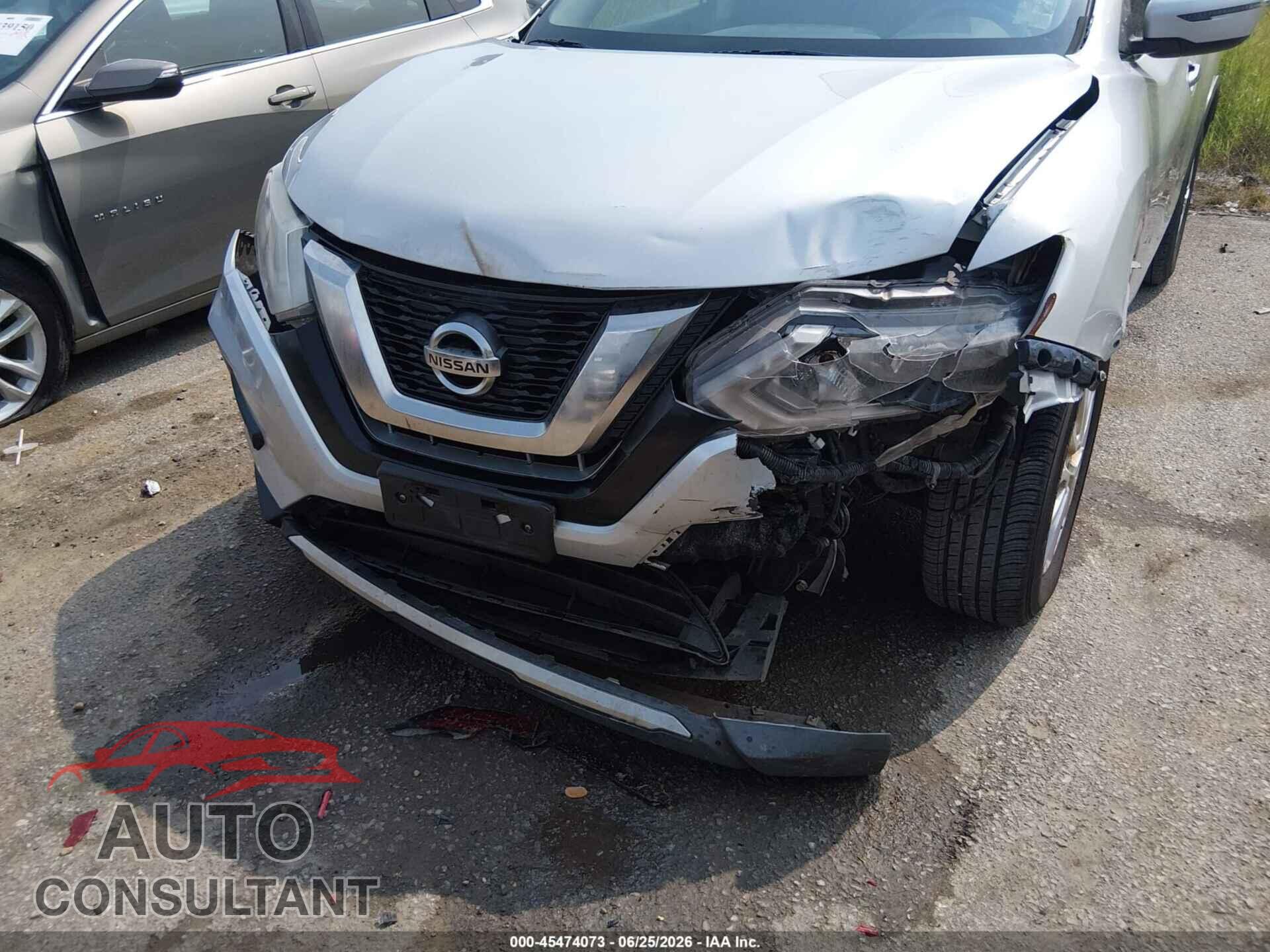 NISSAN ROGUE 2017 - KNMAT2MT2HP525253