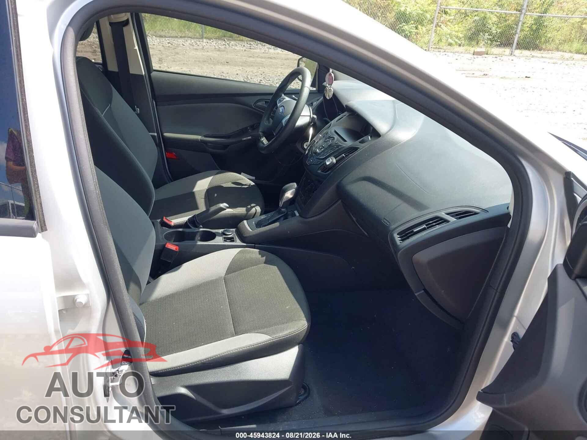 FORD FOCUS 2014 - 1FADP3E26EL257569