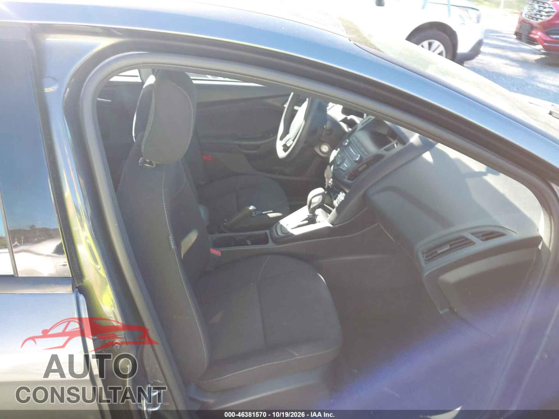 FORD FOCUS 2018 - 1FADP3FE7JL202373