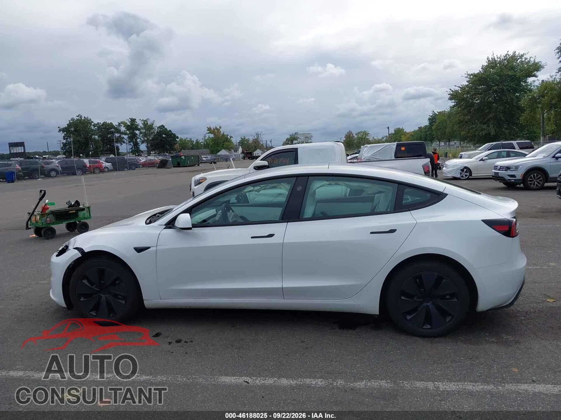 TESLA MODEL 3 2024 - 5YJ3E1EB3RF795235