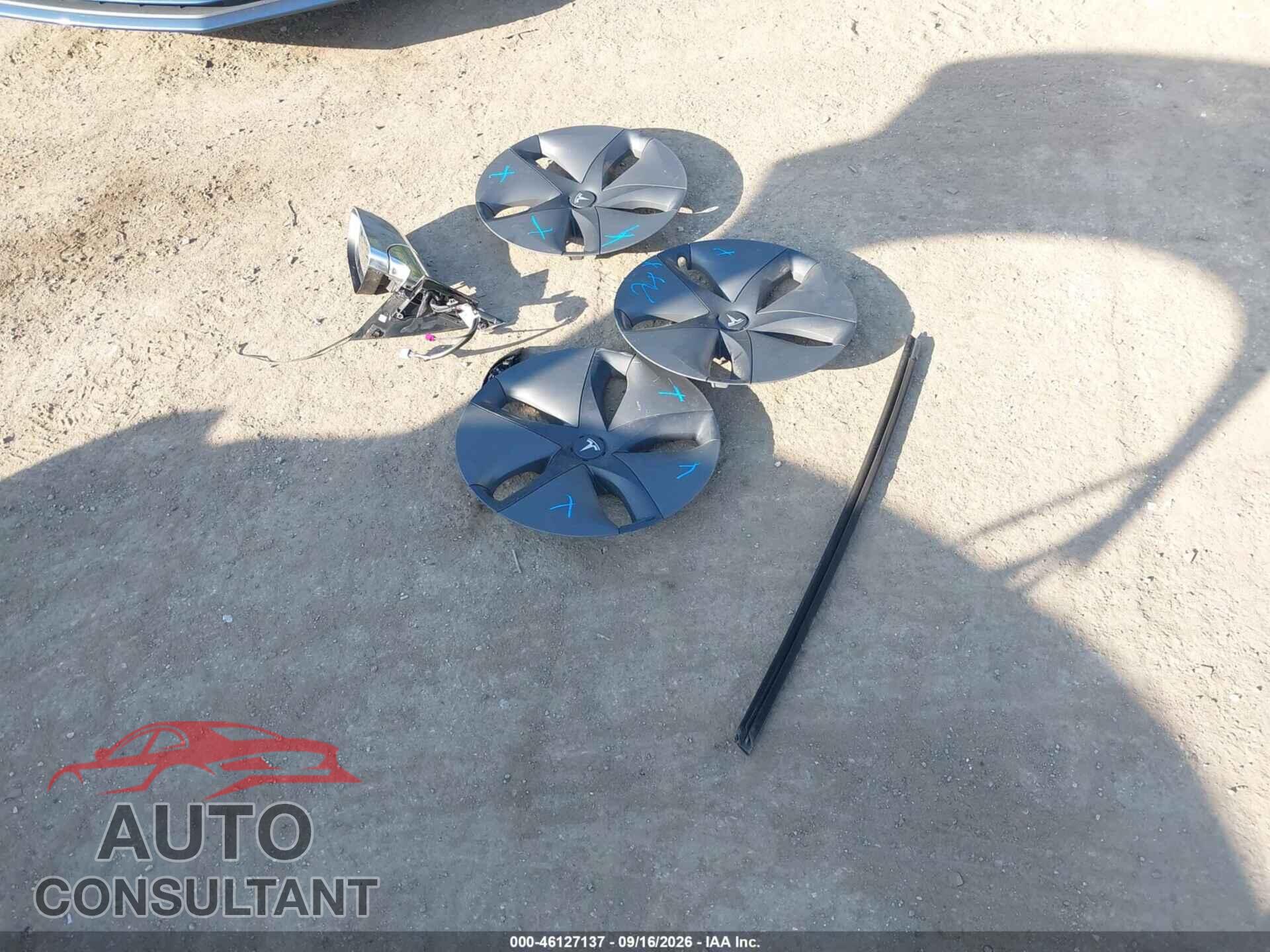 TESLA MODEL 3 2020 - 5YJ3E1EA4LF657427