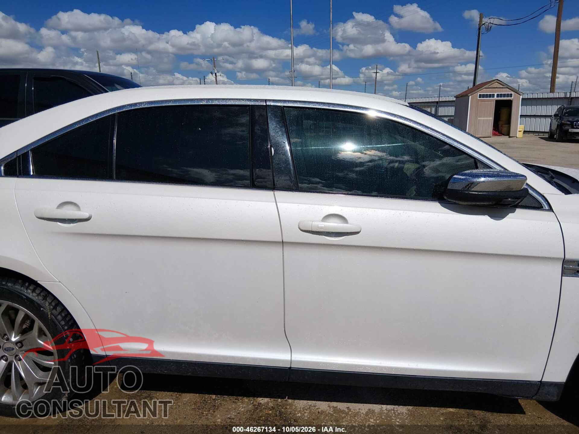 FORD TAURUS 2015 - 1FAHP2F82FG129564