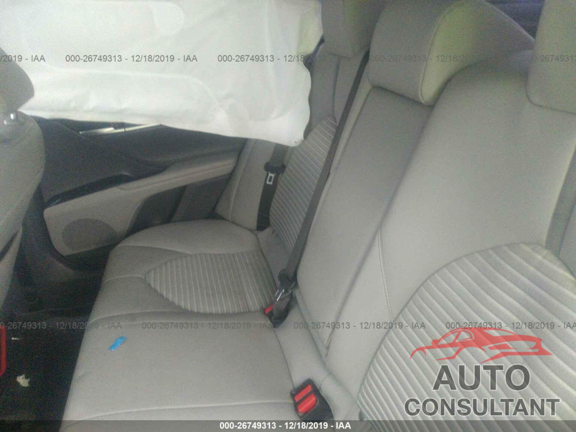 TOYOTA CAMRY 2018 - 4T1B11HK7JU670636