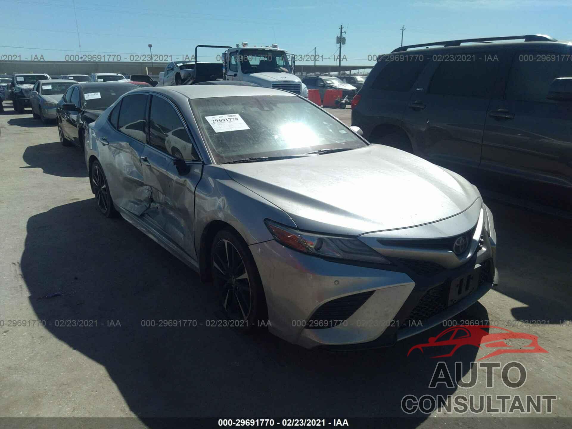 TOYOTA CAMRY 2018 - 4T1B61HK9JU015718