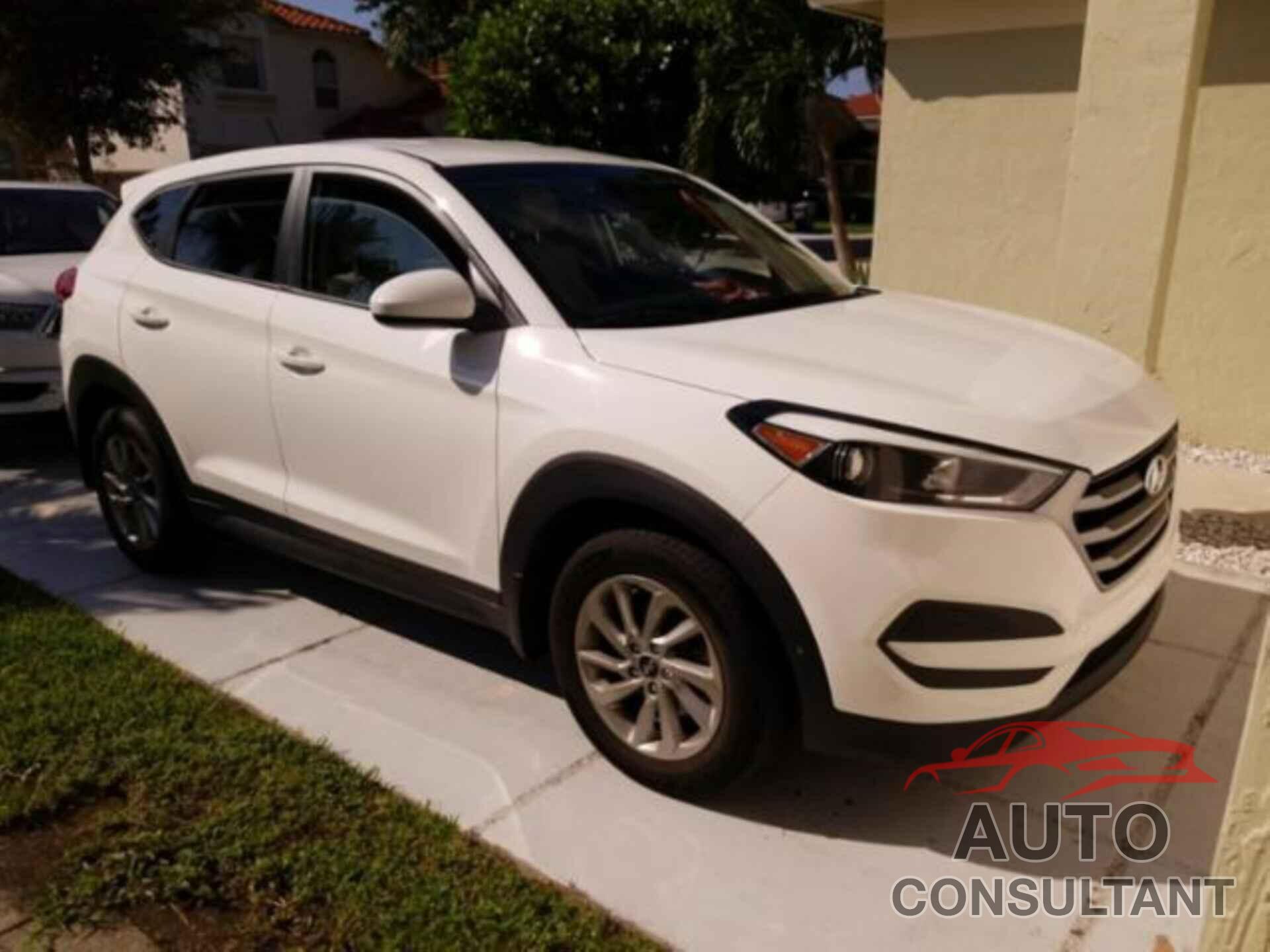 HYUNDAI TUCSON 2017 - KM8J23A41HU580201