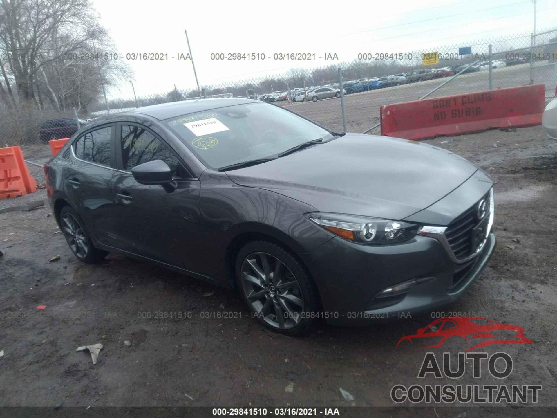 MAZDA MAZDA3 4-DOOR 2018 - 3MZBN1V3XJM218896