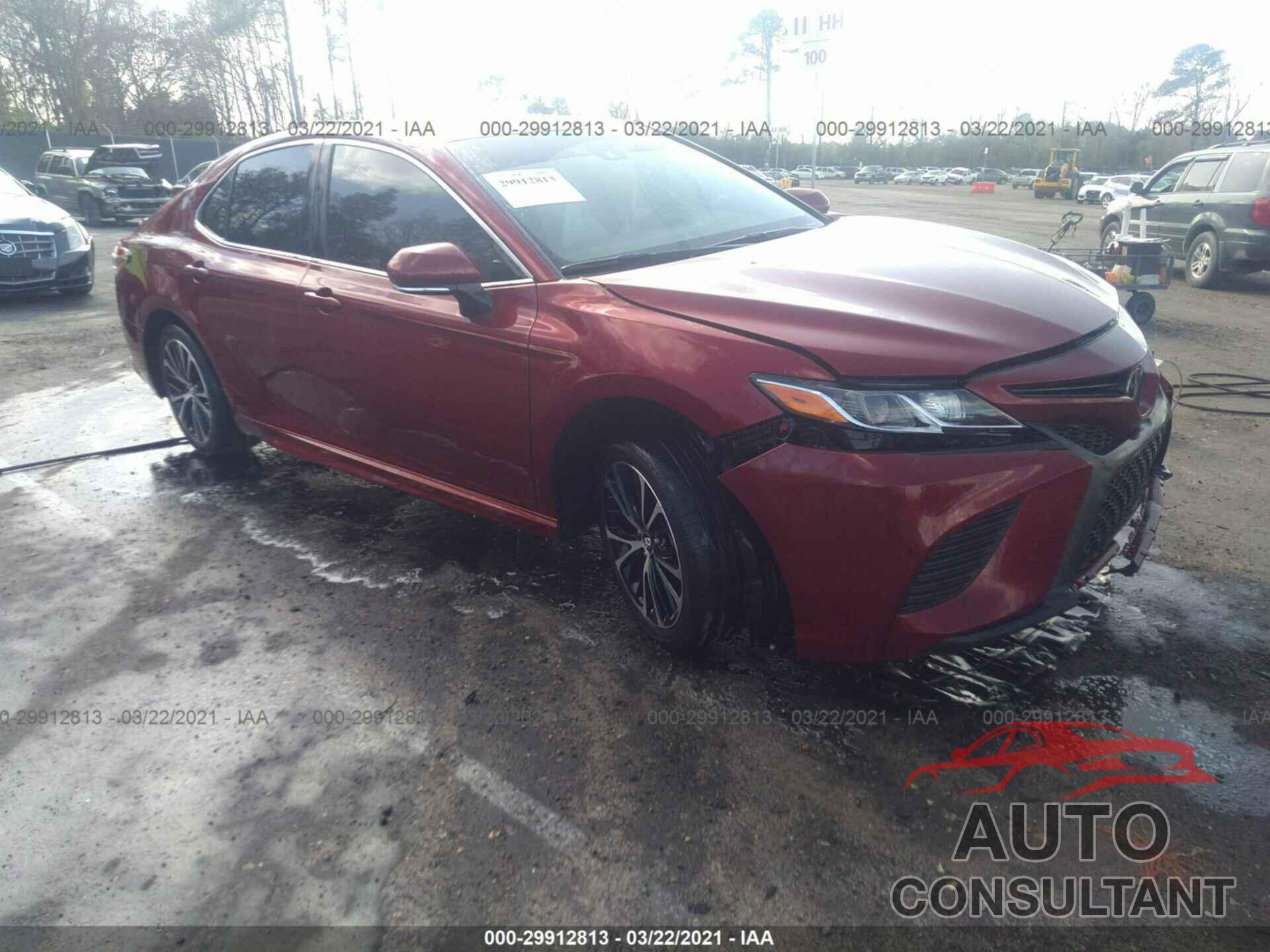 TOYOTA CAMRY 2018 - 4T1B11HKXJU567341